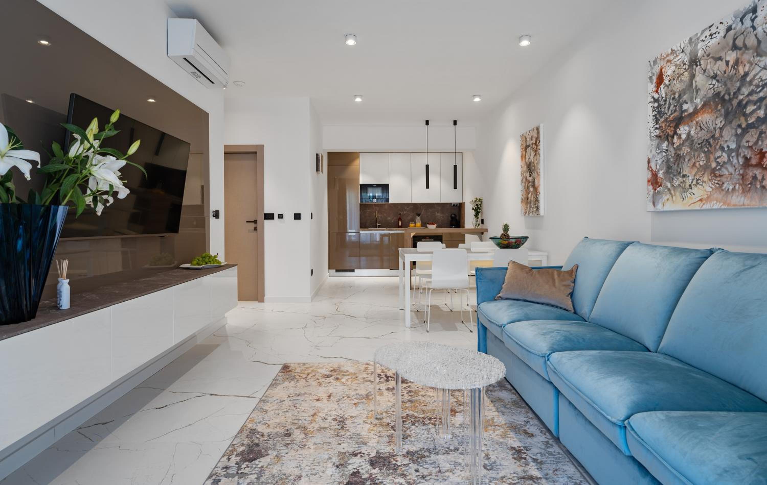 Luxury Apartment & Rooms 