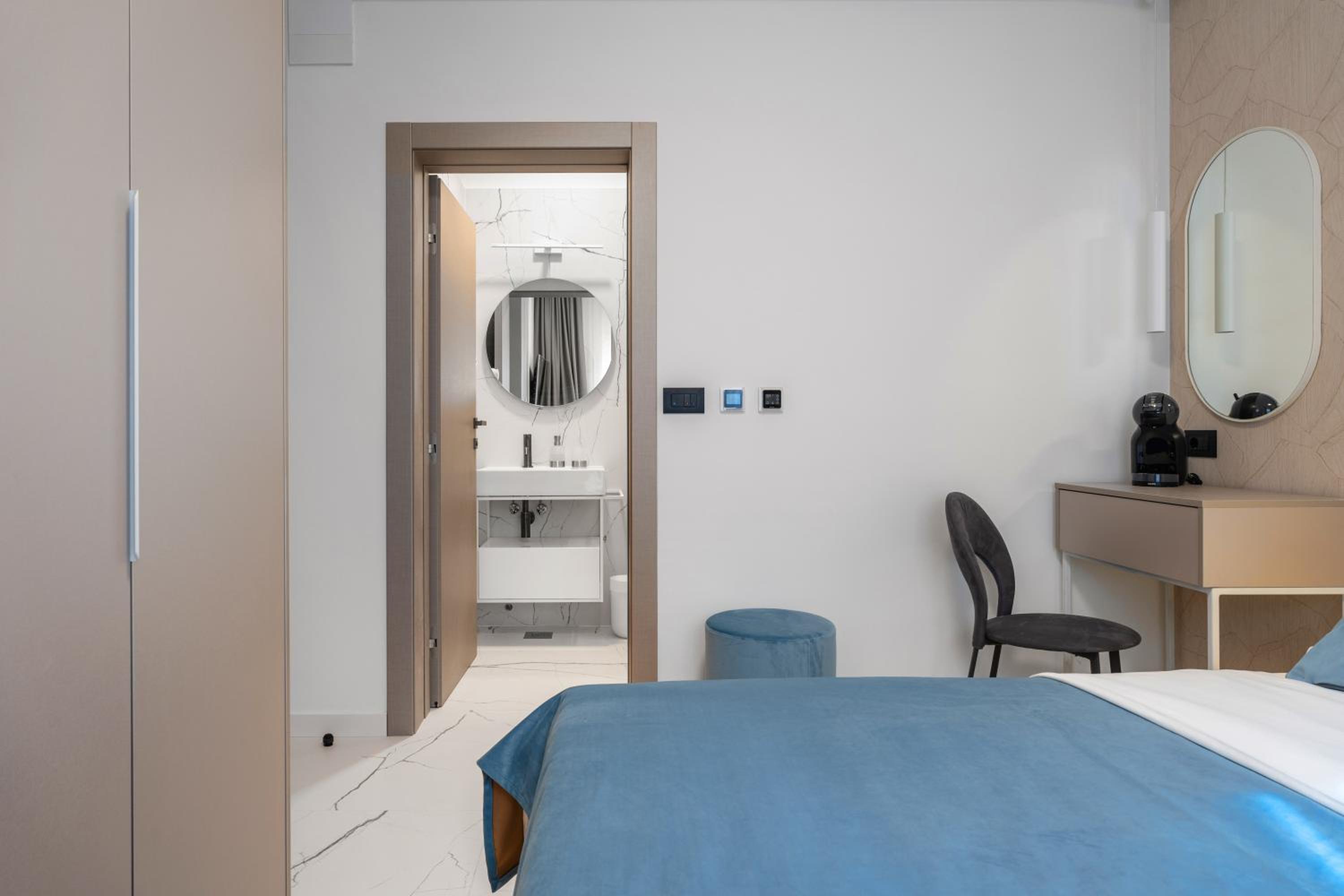 Luxury Apartment & Rooms 