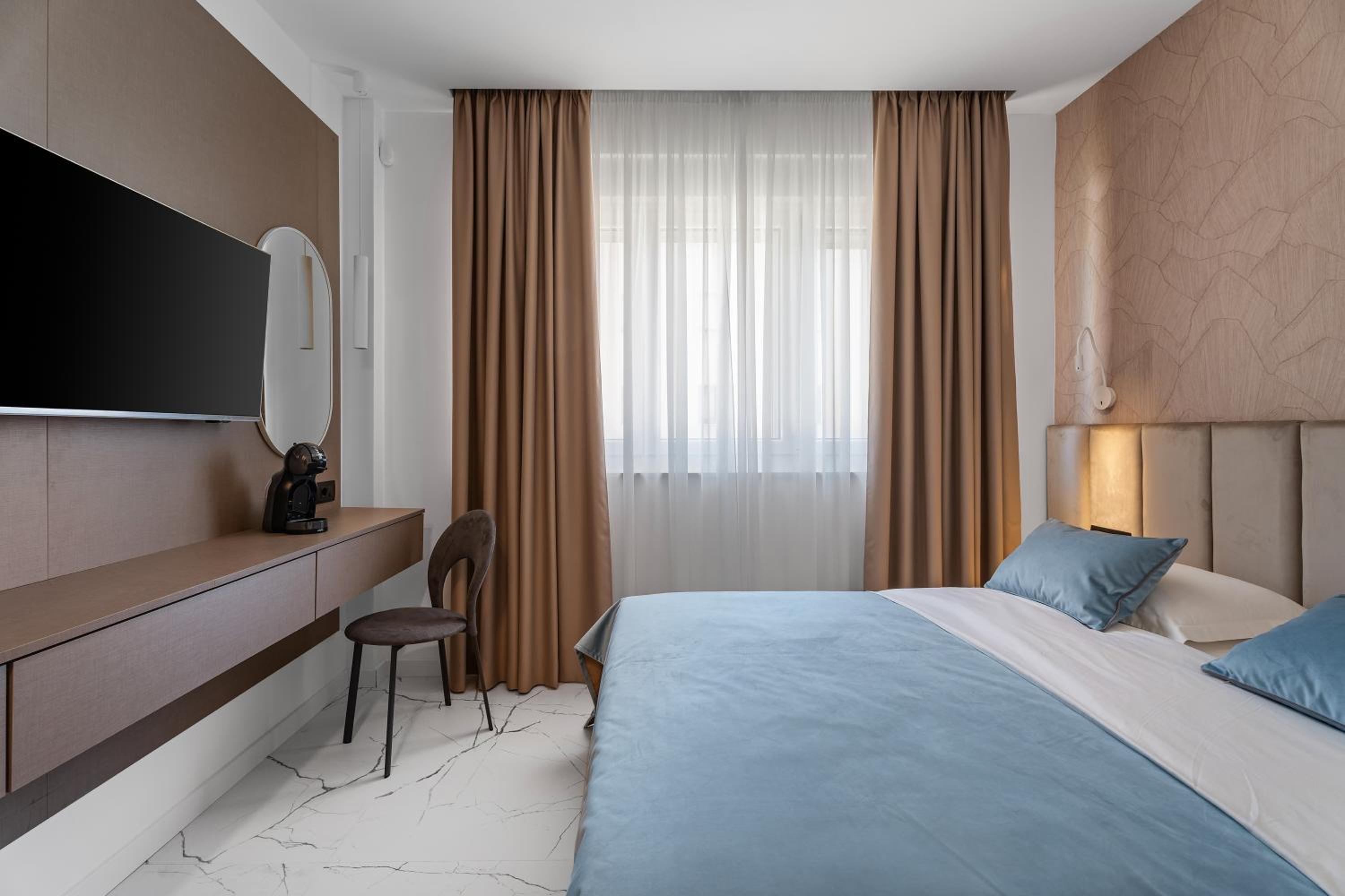 Luxury Apartment & Rooms 