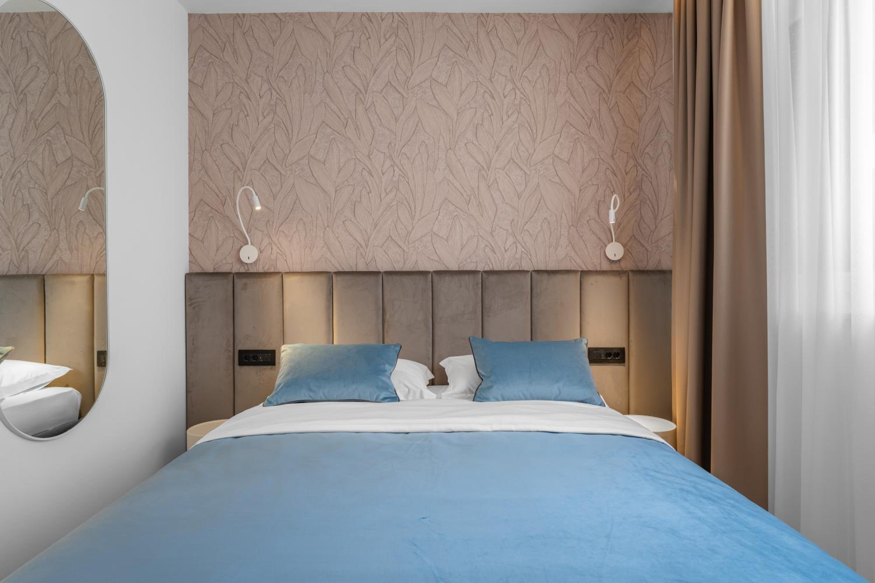 Luxury Apartment & Rooms 