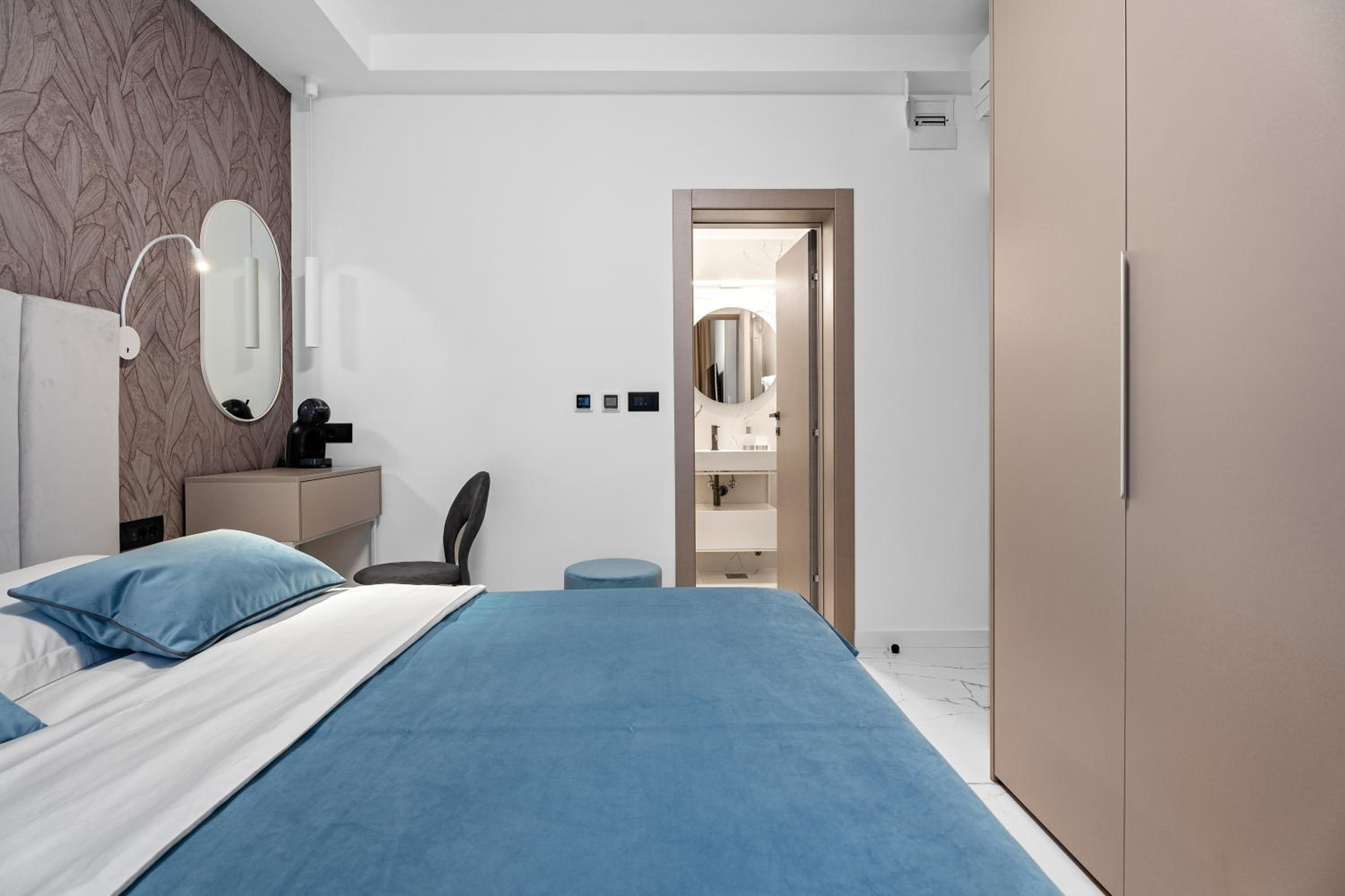 Luxury Apartment & Rooms 