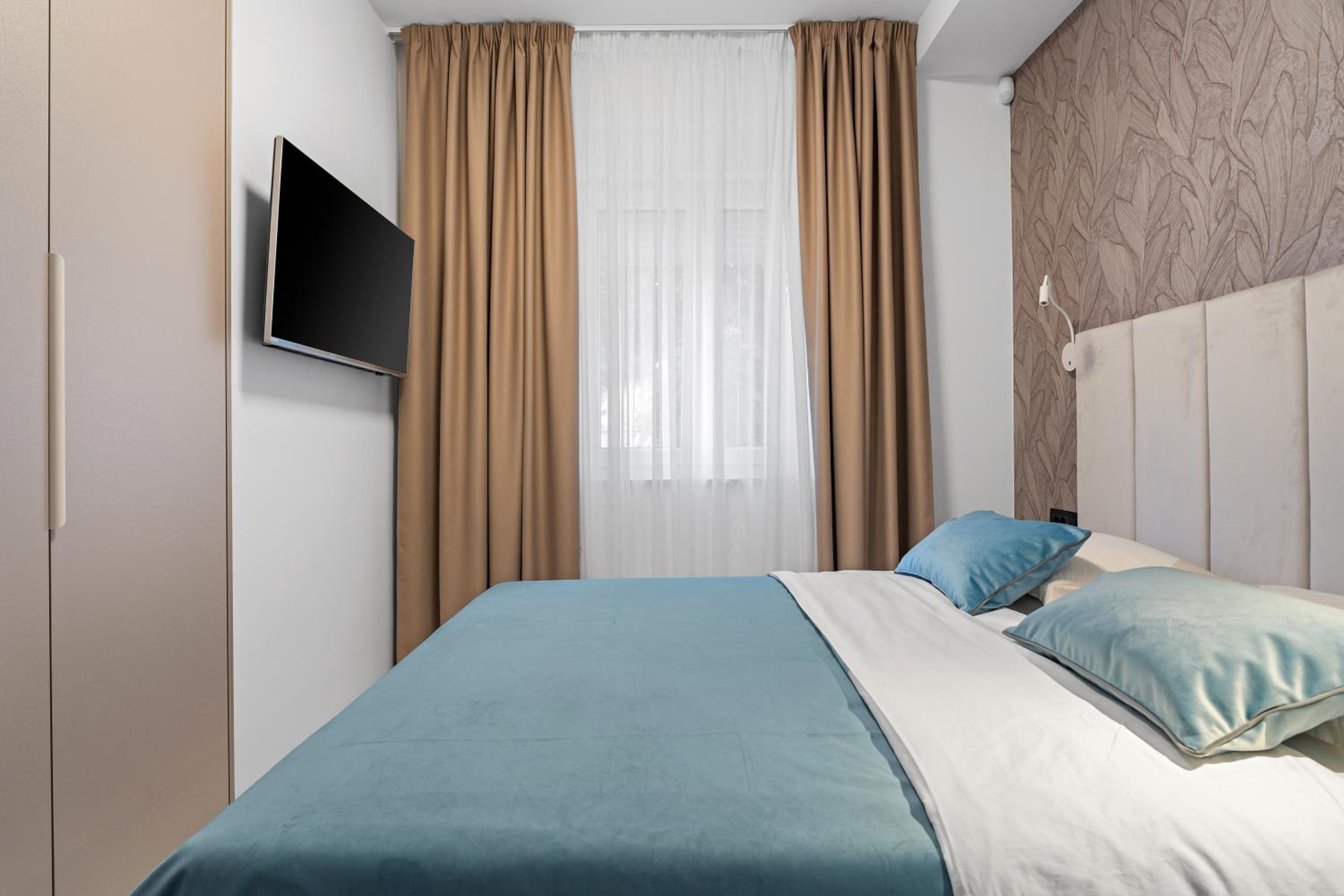 Luxury Apartment & Rooms 