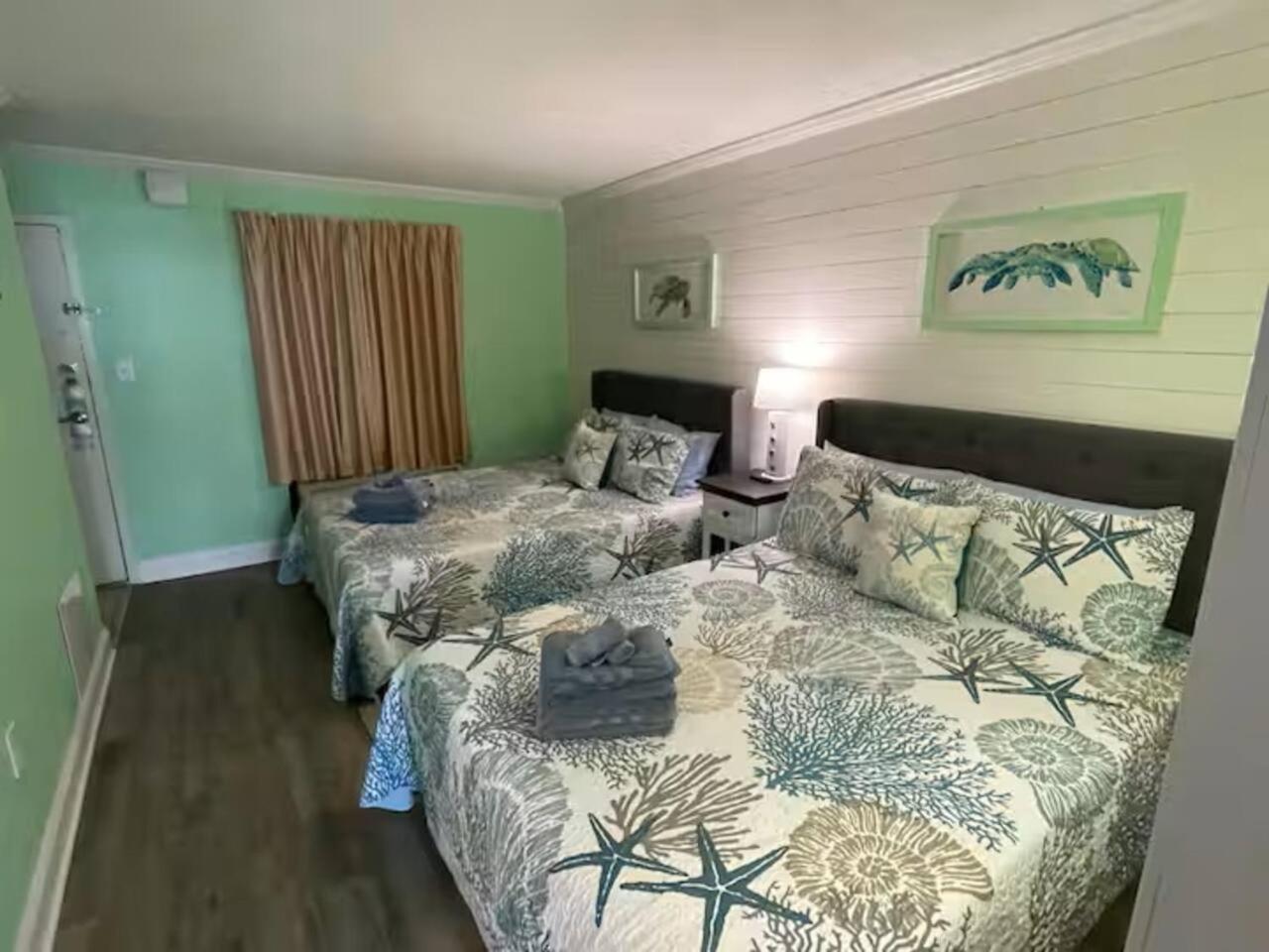 Renovated Oceanview Caravelle MB