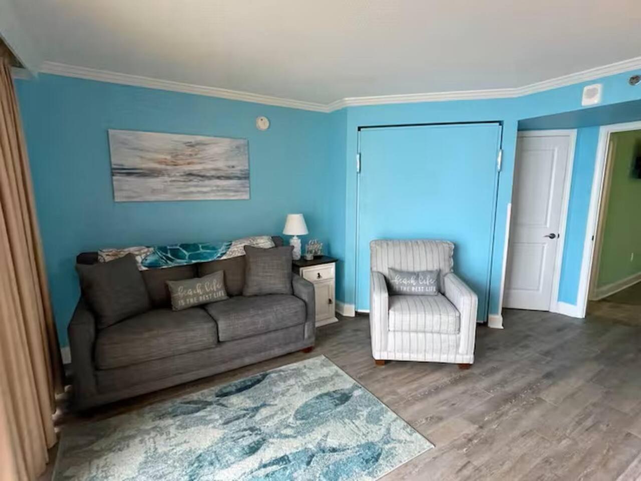 Renovated Oceanview Caravelle MB