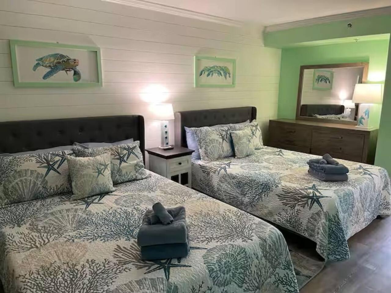 Renovated Oceanview Caravelle MB