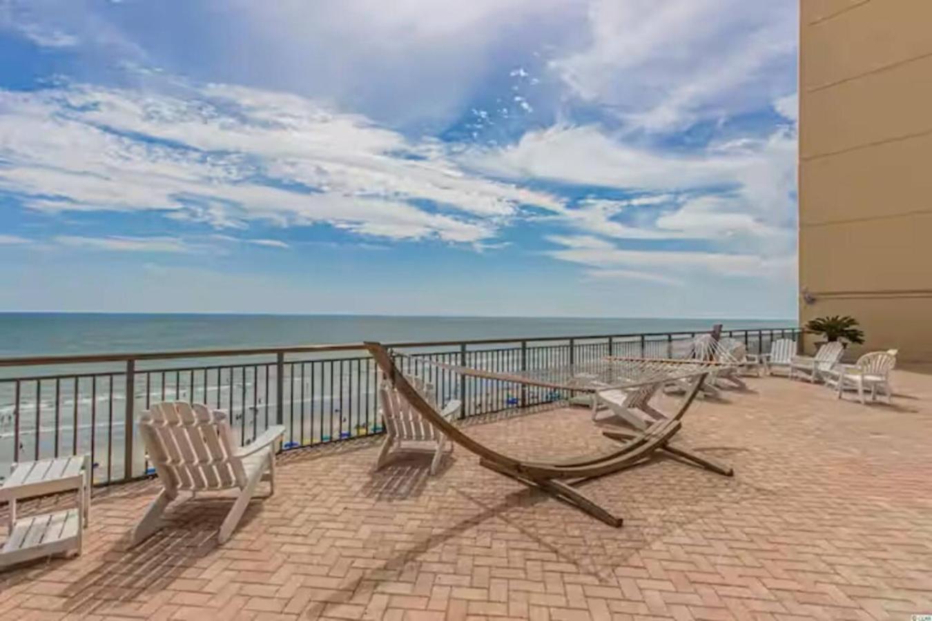 Renovated Oceanview Caravelle MB