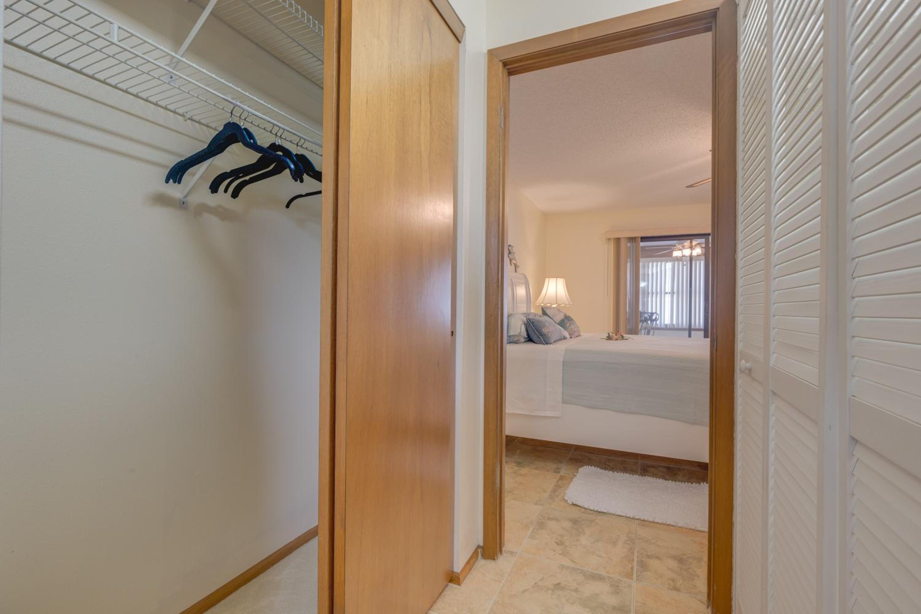 King size bed, private bathroom, flat TV