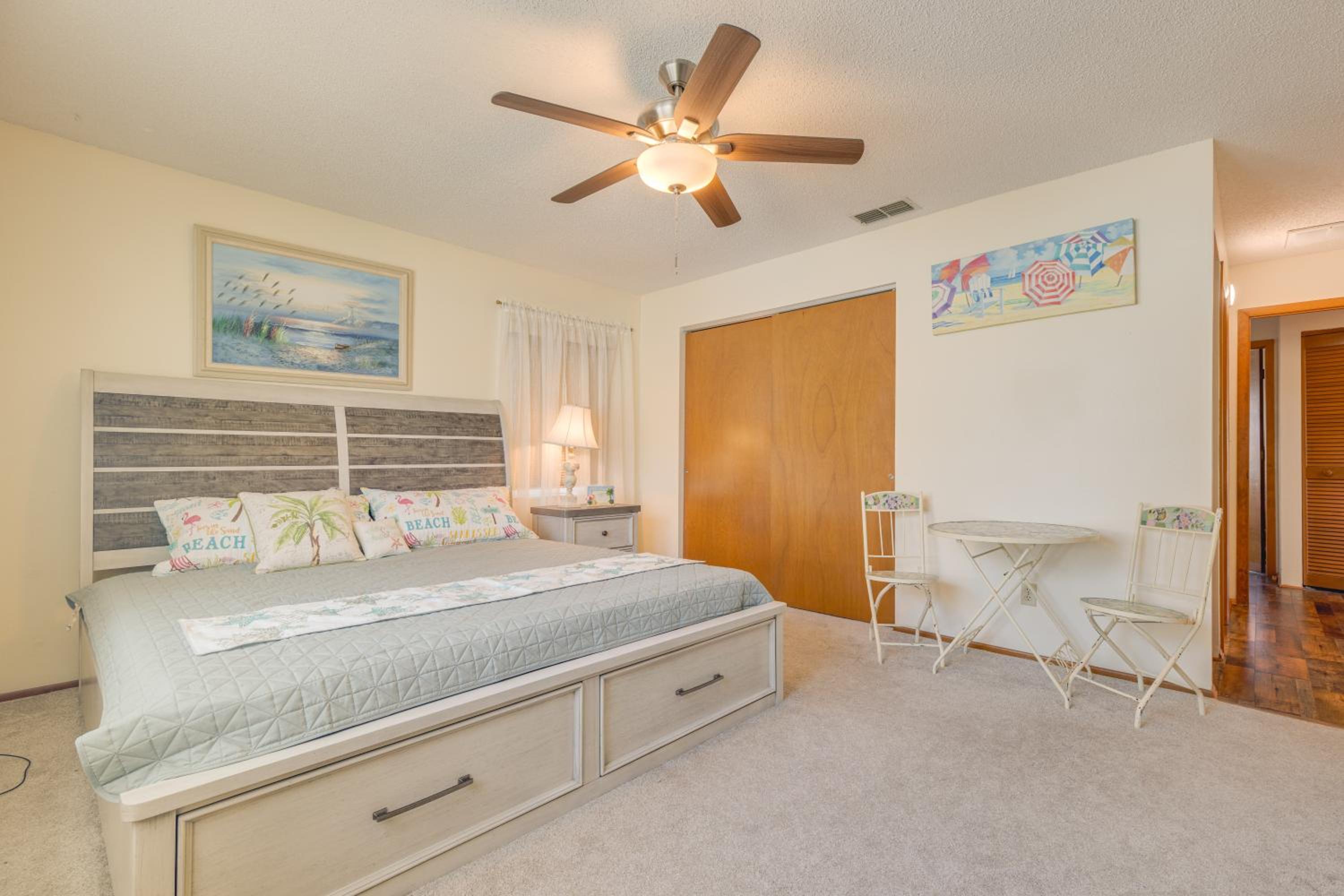 King size bed, private bathroom, flat TV