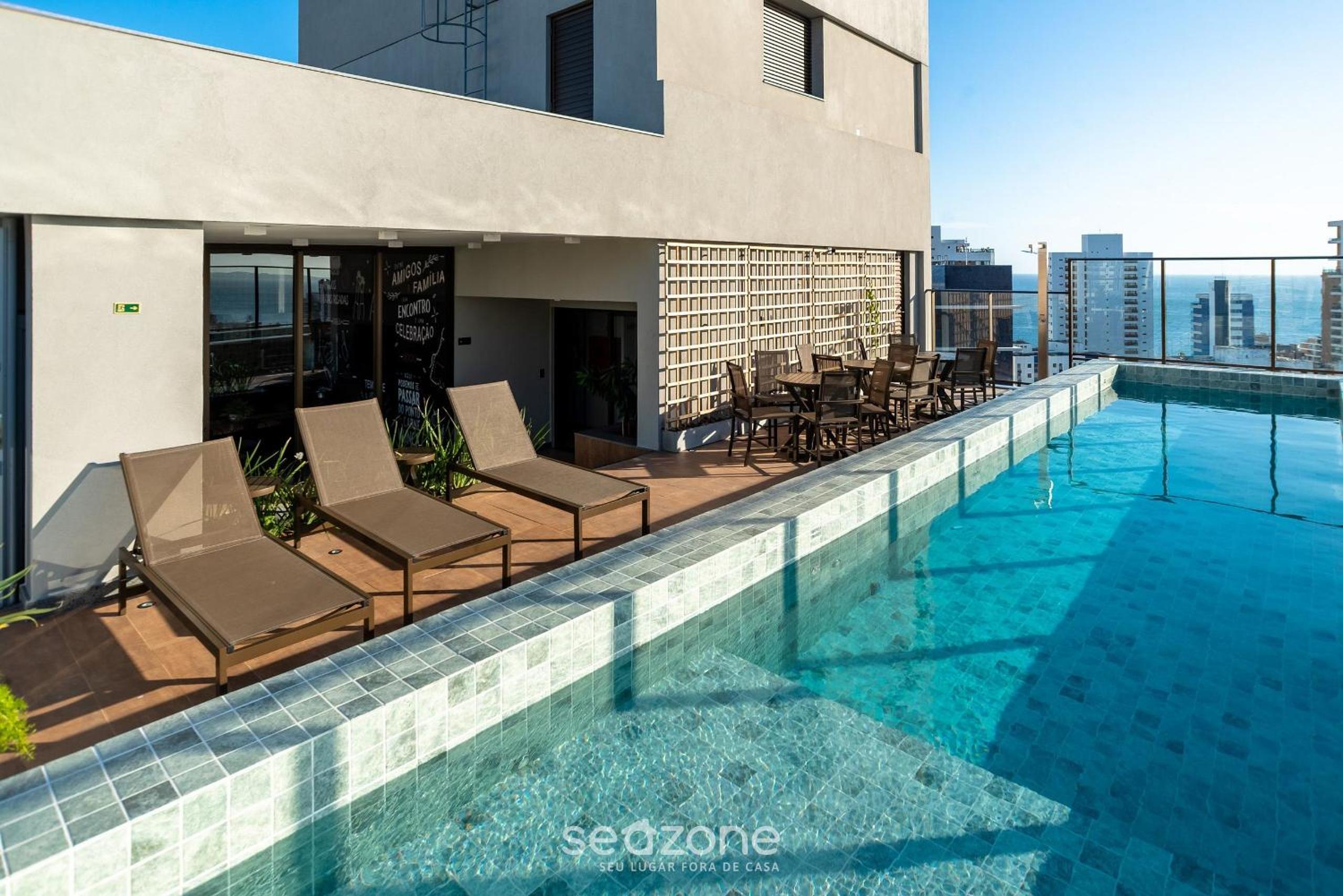 Units in Building with Swimming Pool in Barra-SSA - EUB