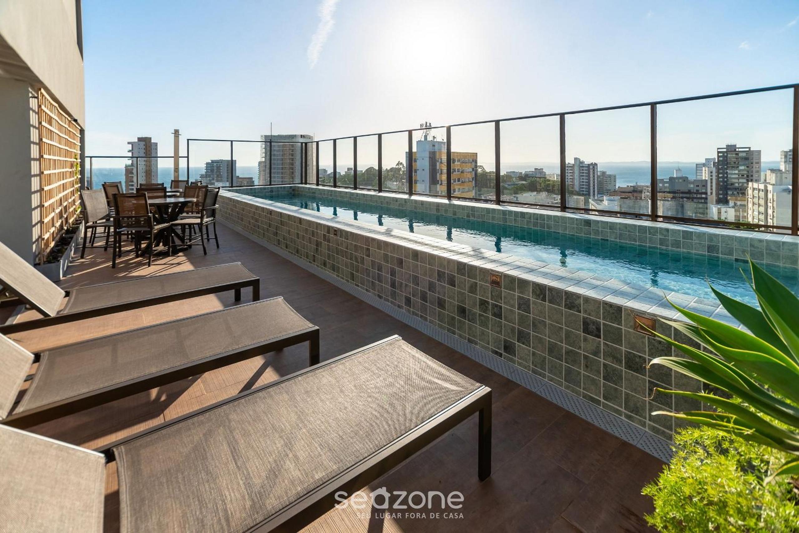Units in Building with Swimming Pool in Barra-SSA - EUB