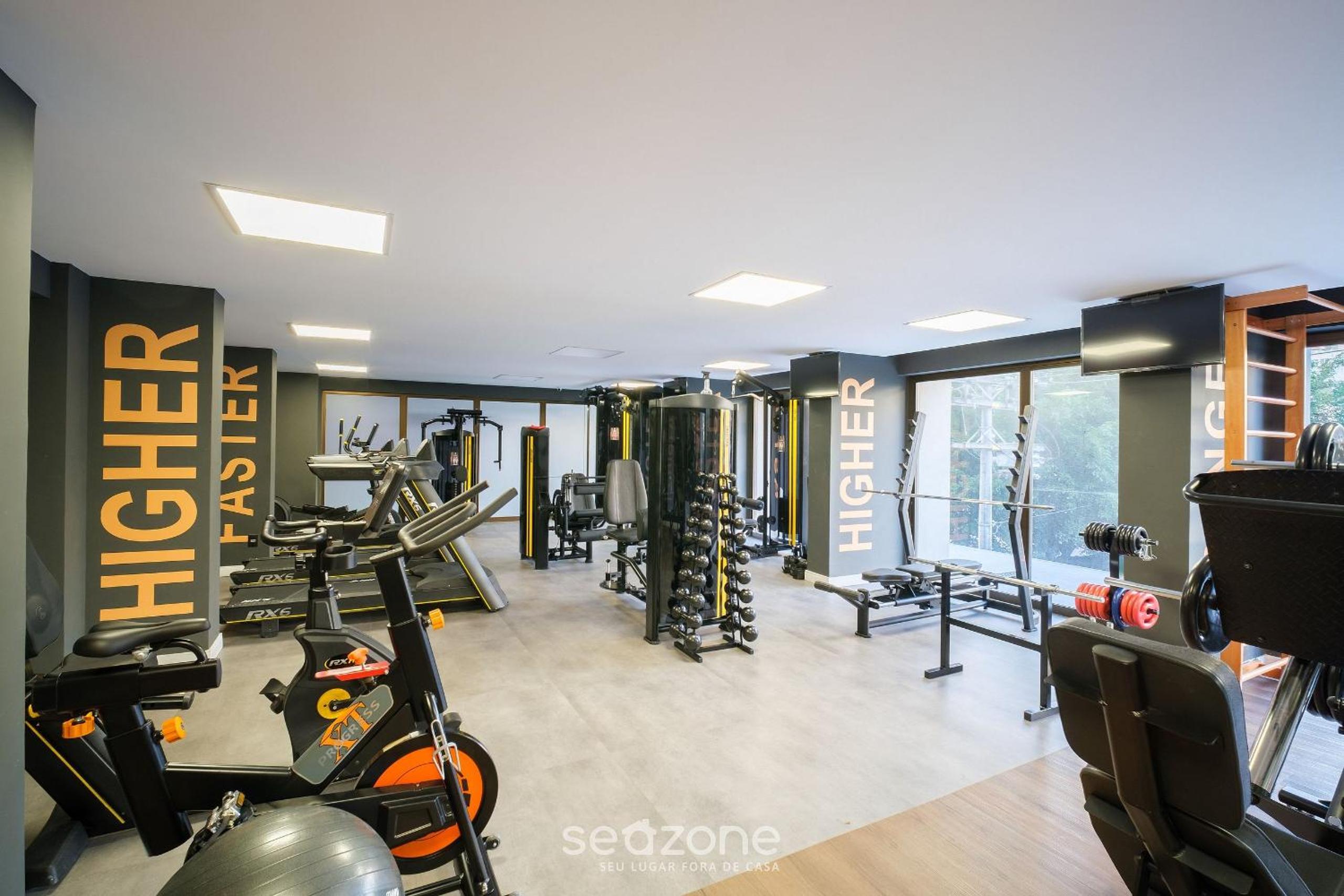 Units in Building with Swimming Pool in Barra-SSA - EUB