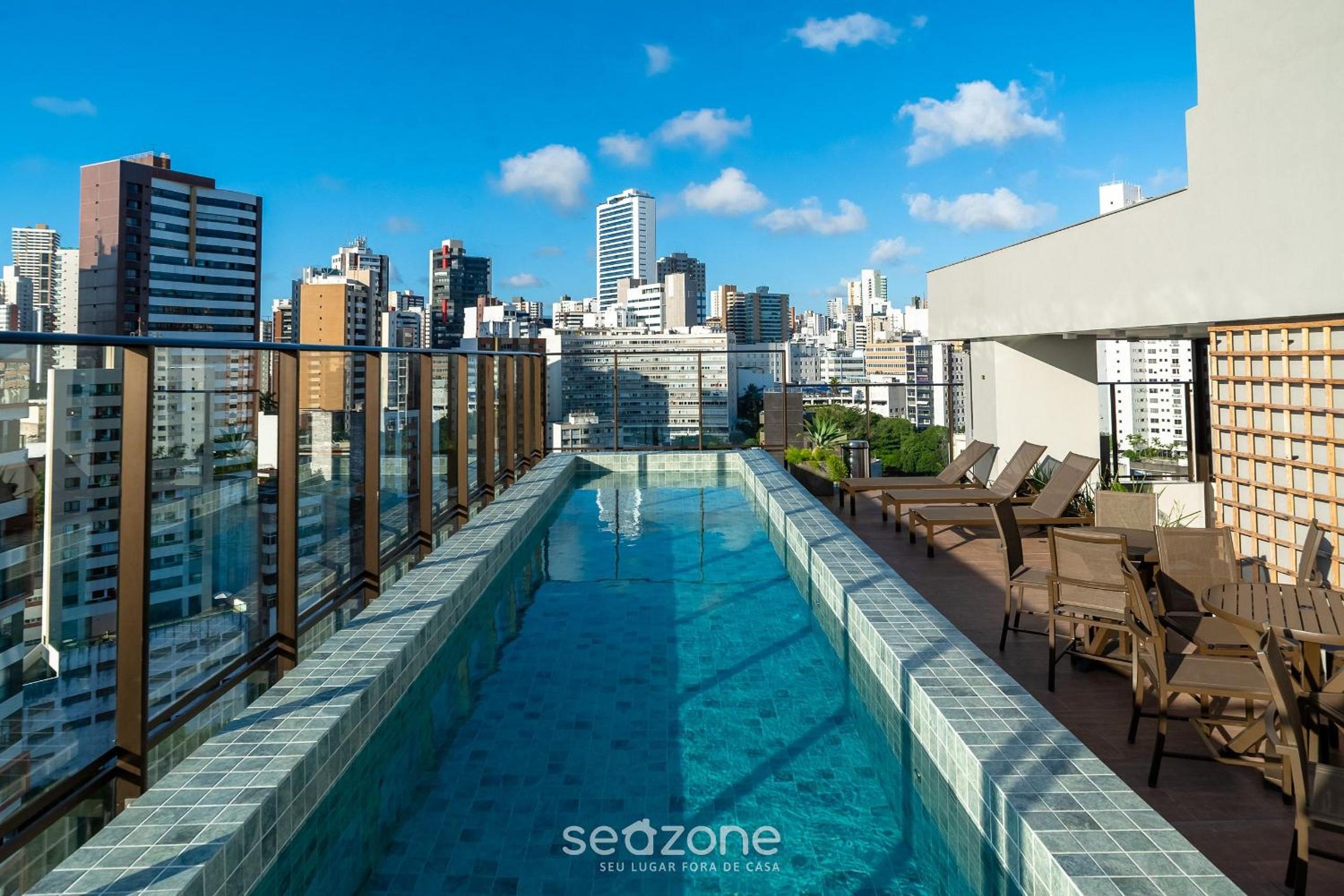 Units in Building with Swimming Pool in Barra-SSA - EUB