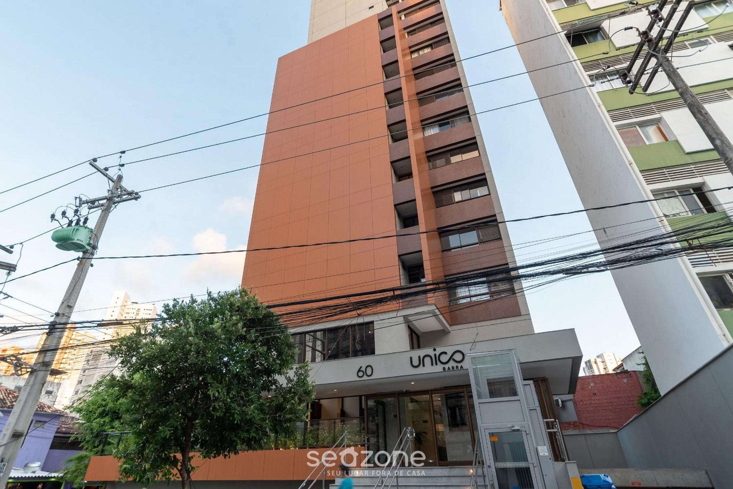 Units in Building with Swimming Pool in Barra-SSA - EUB