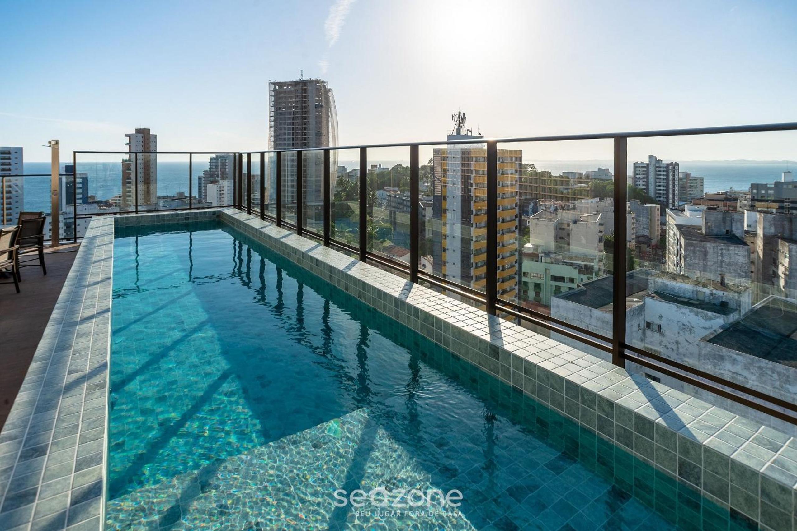Units in Building with Swimming Pool in Barra-SSA - EUB