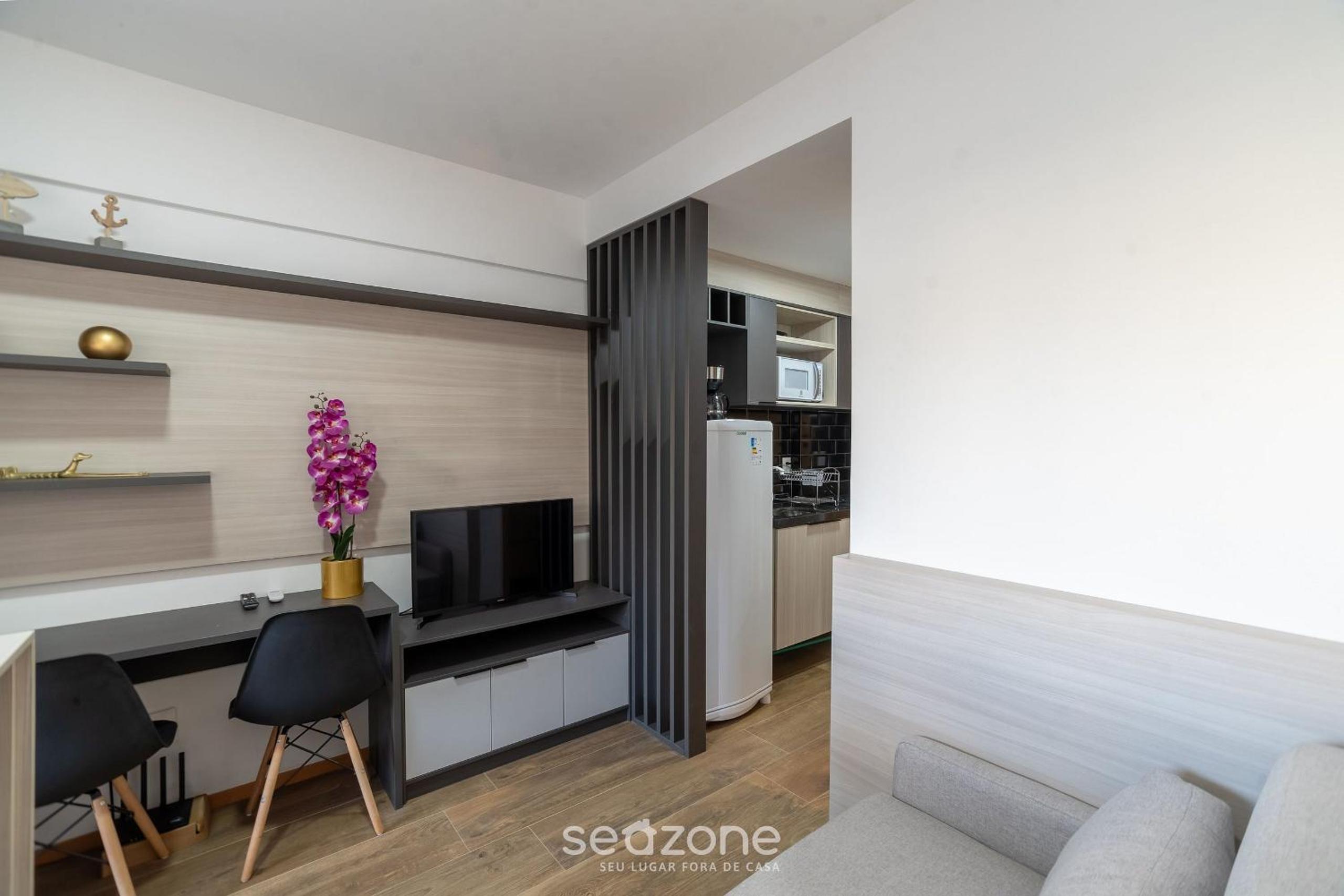 Units in Building with Swimming Pool in Barra-SSA - EUB