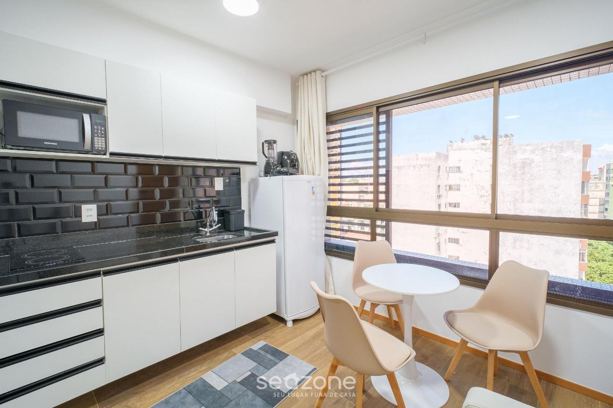 Units in Building with Swimming Pool in Barra-SSA - EUB