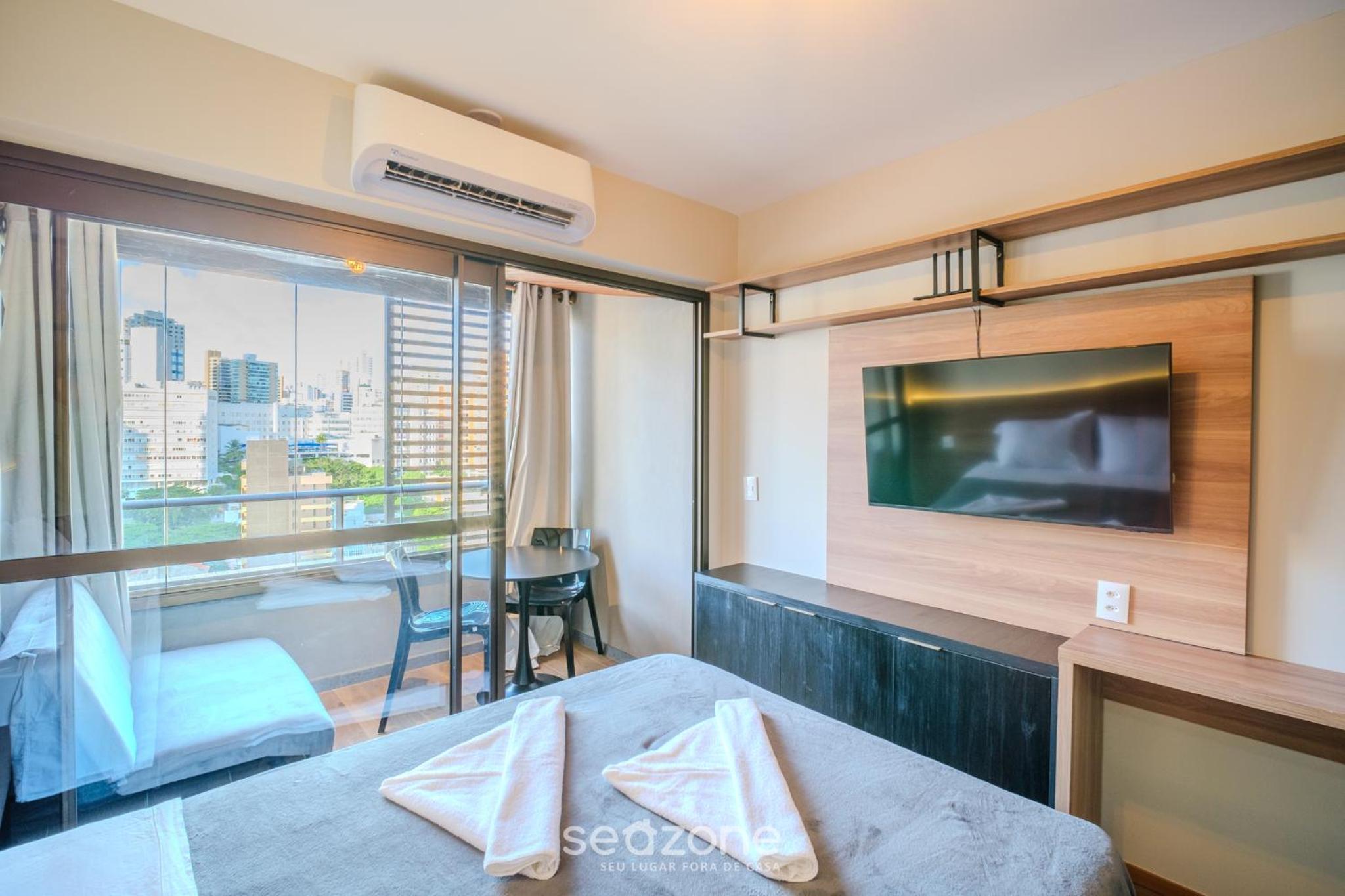 Units in Building with Swimming Pool in Barra-SSA - EUB