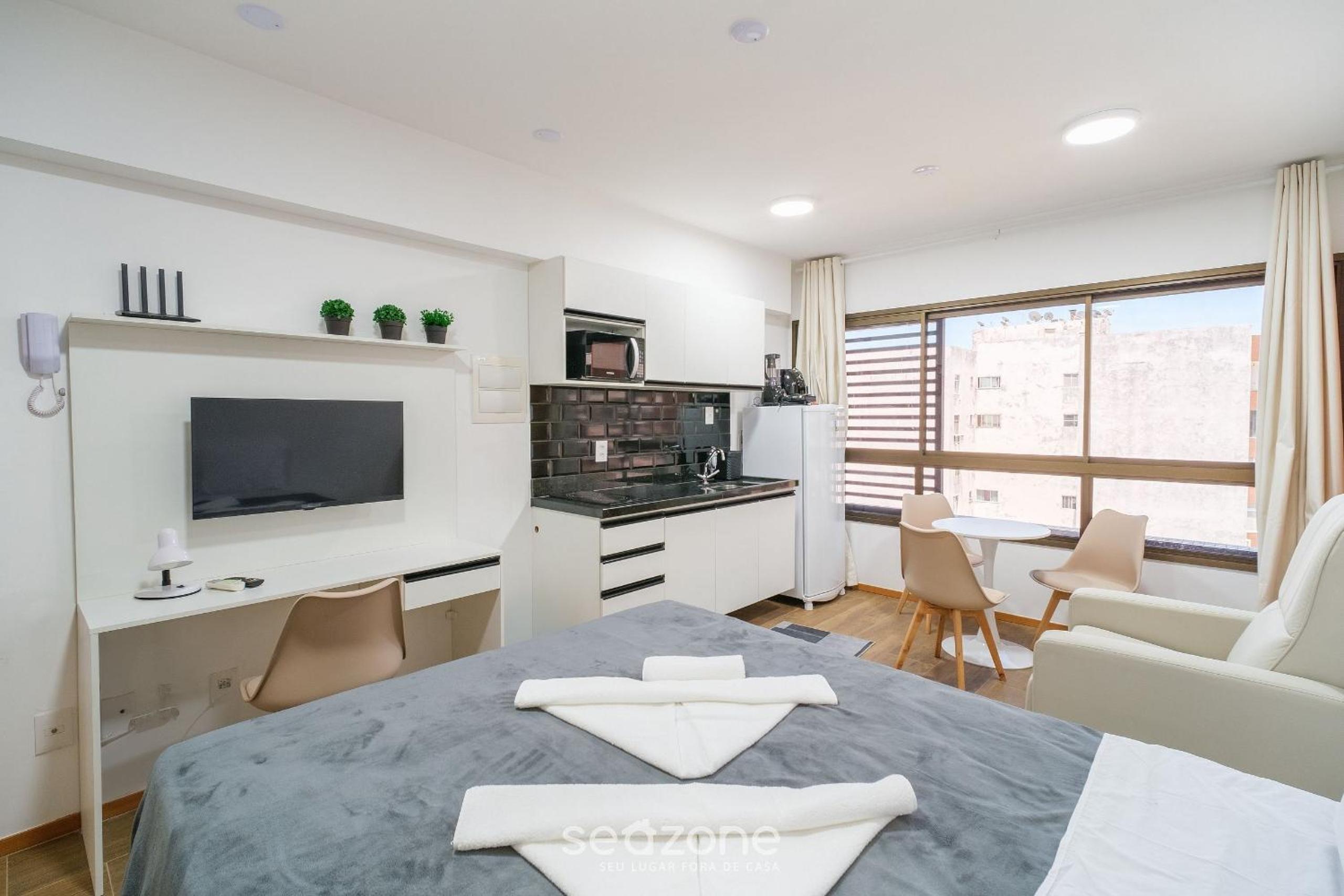 Units in Building with Swimming Pool in Barra-SSA - EUB
