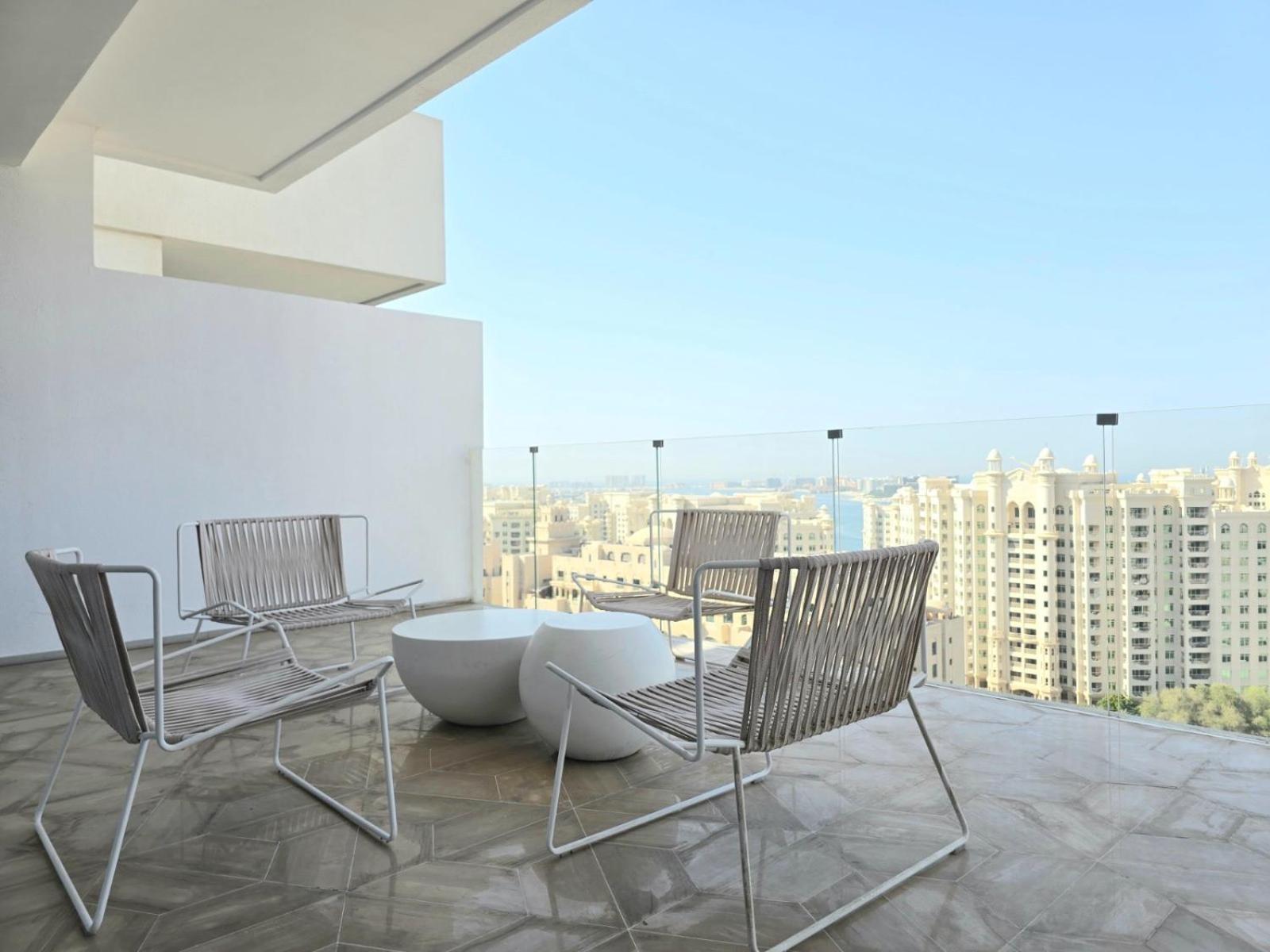 Venduras- 4BR Luxe Duplex Penthouse At Palm Private Pool