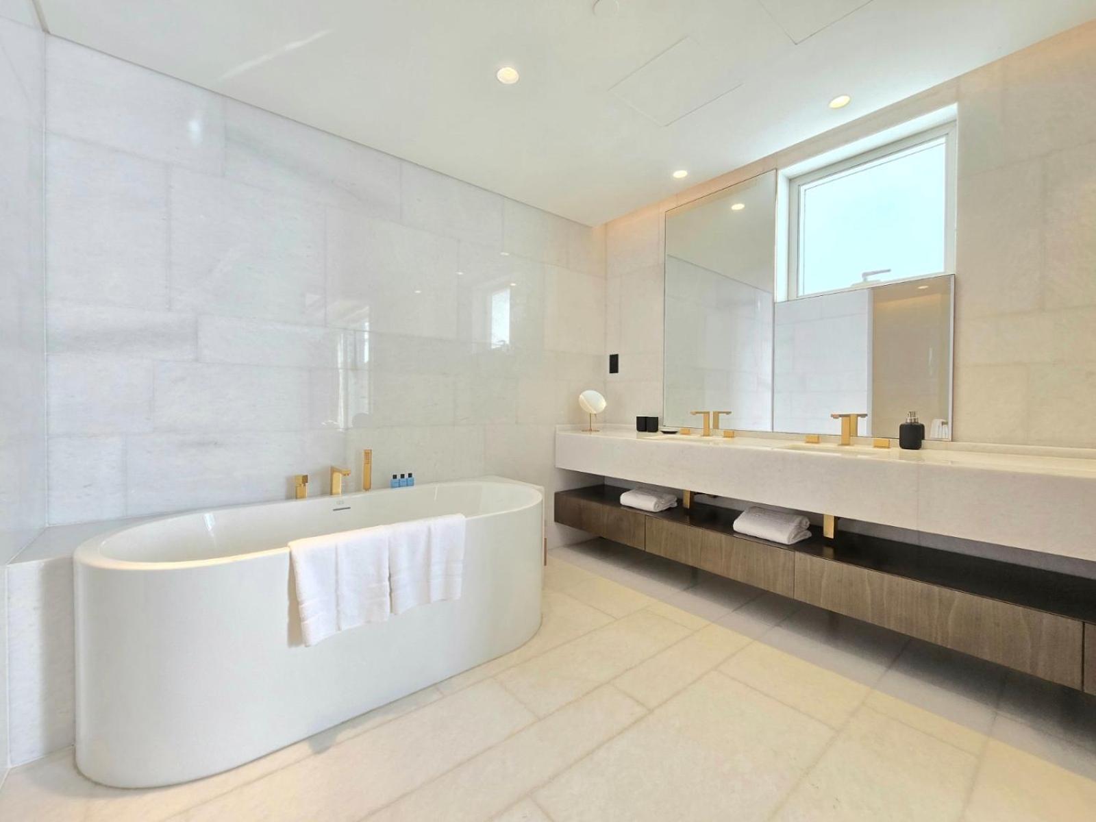 Venduras- 4BR Luxe Duplex Penthouse At Palm Private Pool