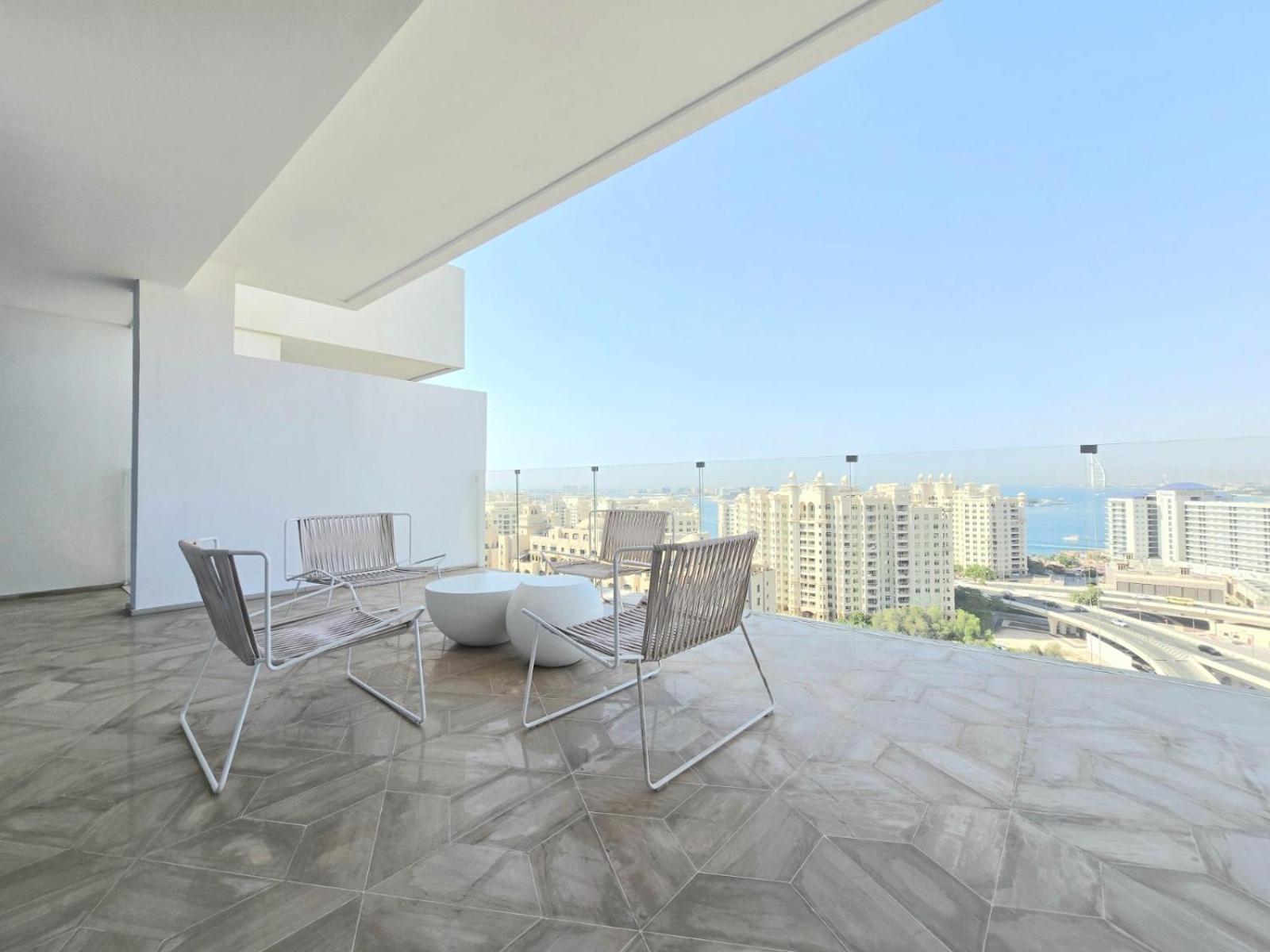 Venduras- 4BR Luxe Duplex Penthouse At Palm Private Pool