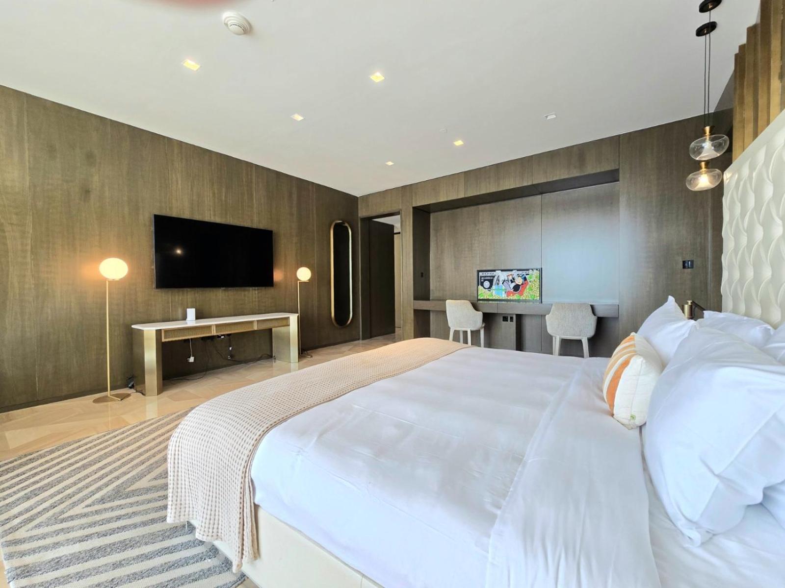Venduras- 4BR Luxe Duplex Penthouse At Palm Private Pool