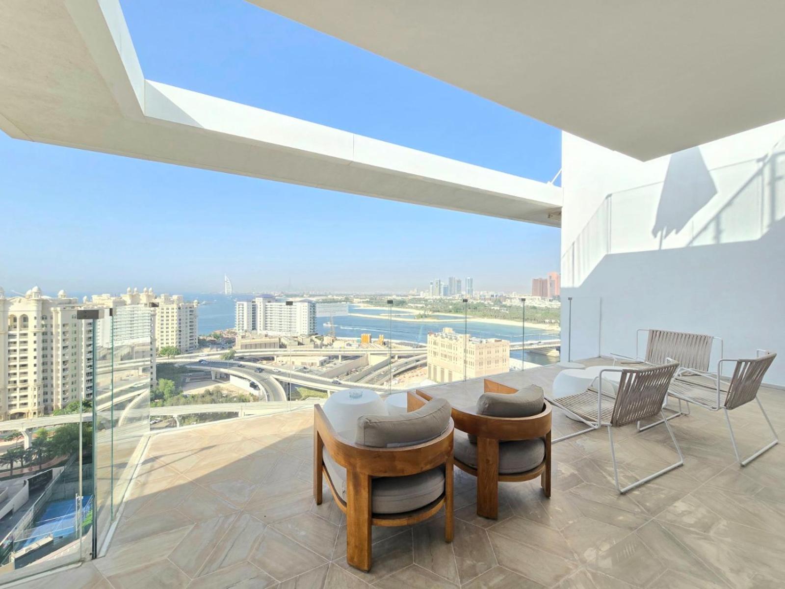 Venduras- 4BR Luxe Duplex Penthouse At Palm Private Pool