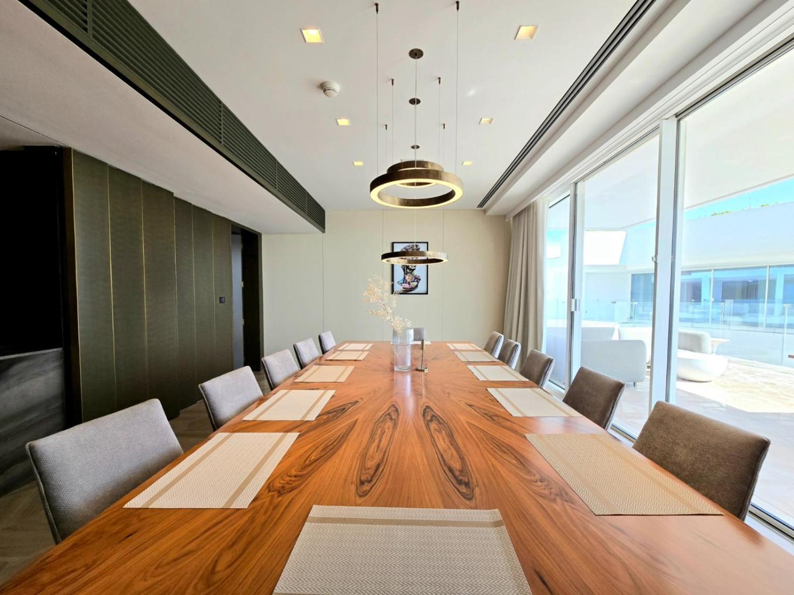 Venduras- 4BR Luxe Duplex Penthouse At Palm Private Pool