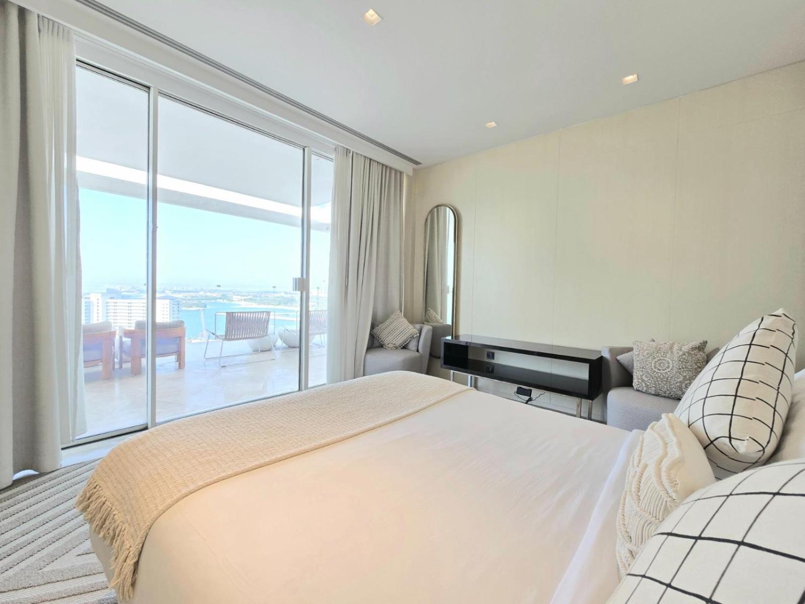 Venduras- 4BR Luxe Duplex Penthouse At Palm Private Pool