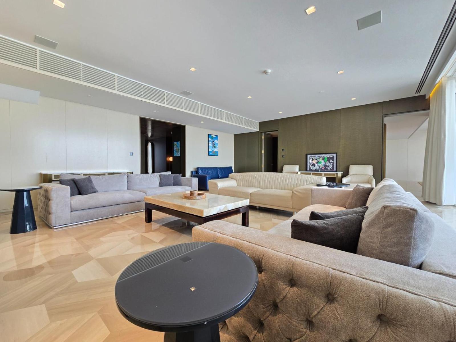Venduras- 4BR Luxe Duplex Penthouse At Palm Private Pool