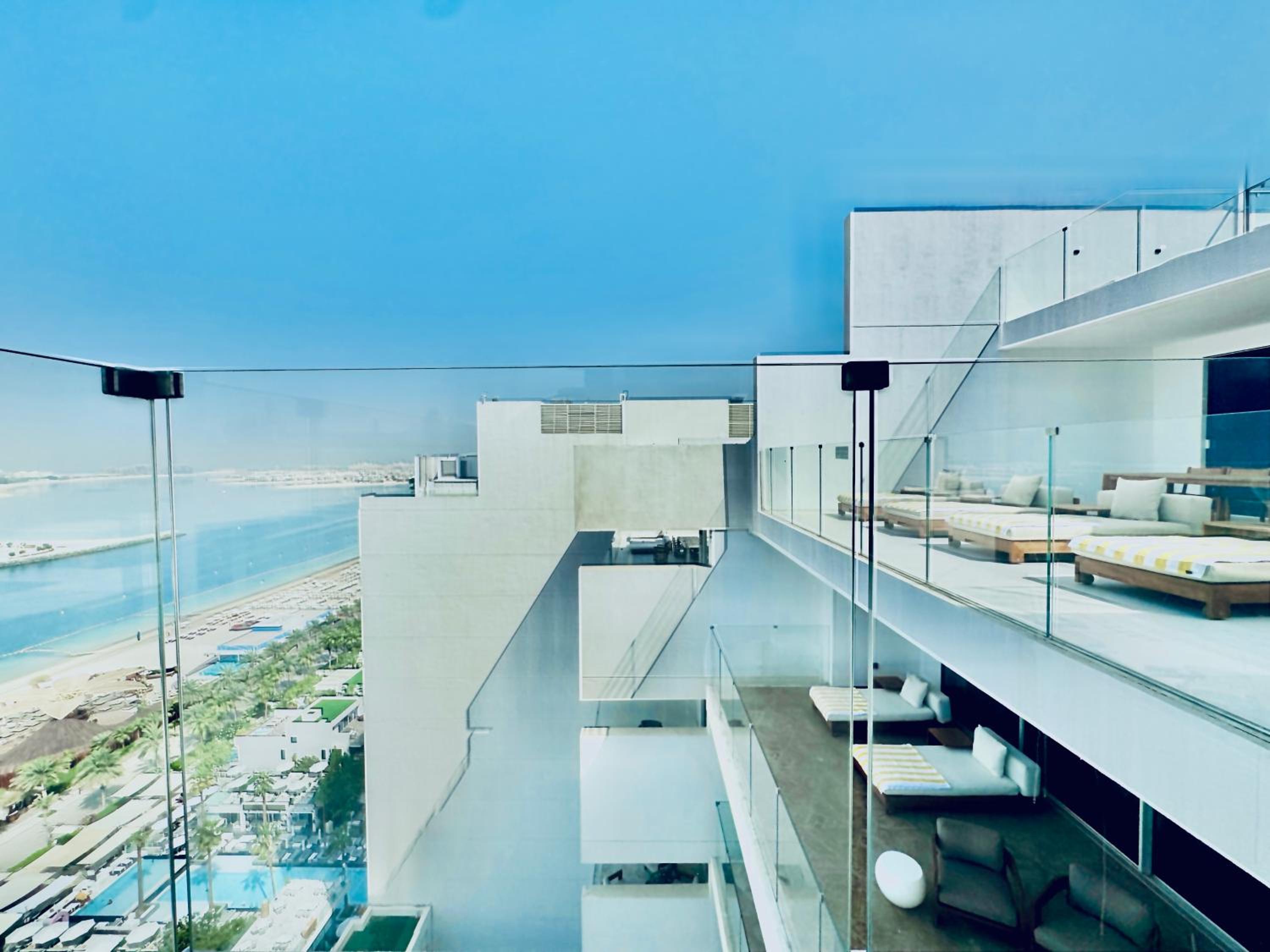 Venduras- 4BR Luxe Duplex Penthouse At Palm Private Pool