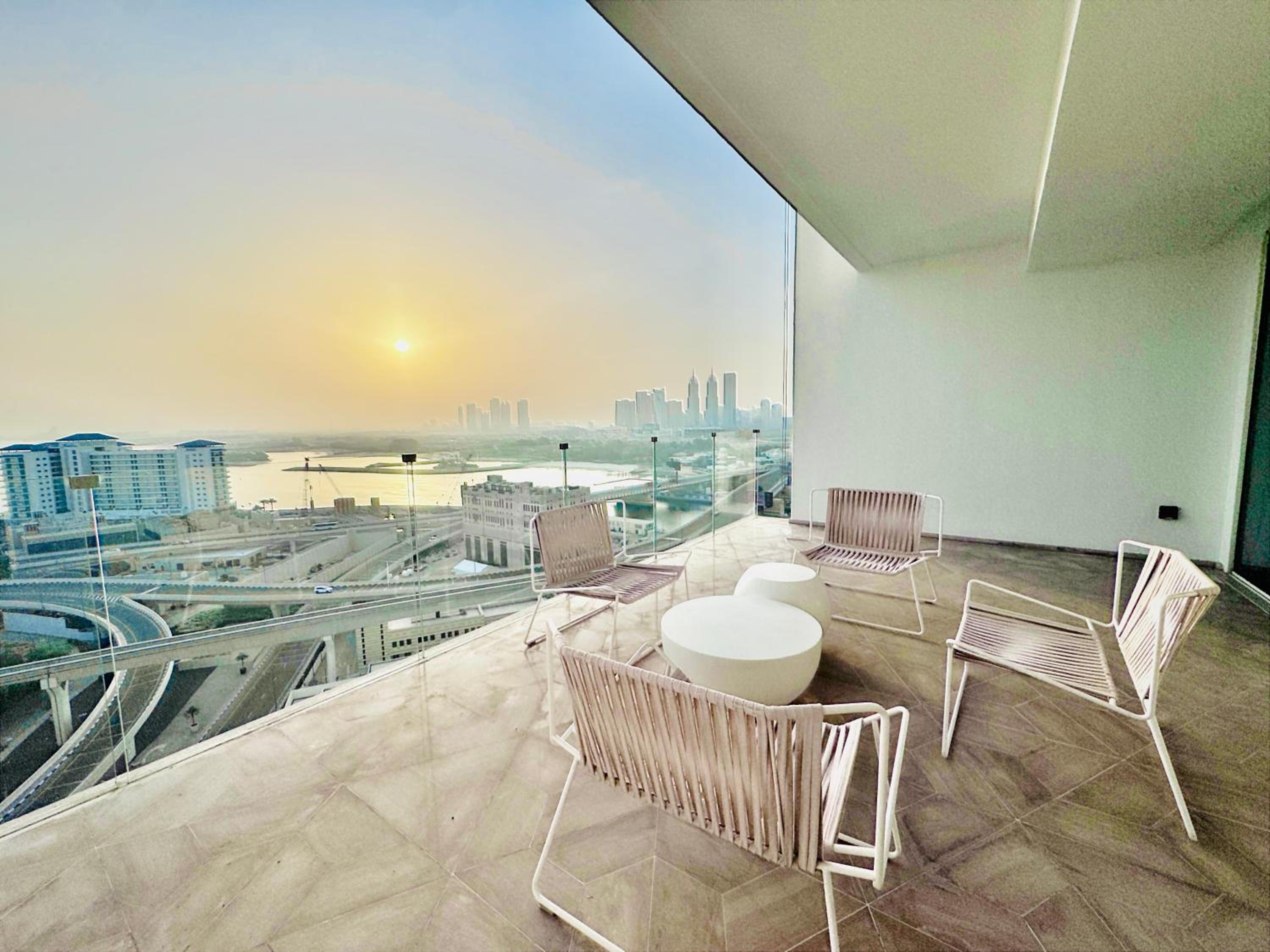 Venduras- 4BR Luxe Duplex Penthouse At Palm Private Pool
