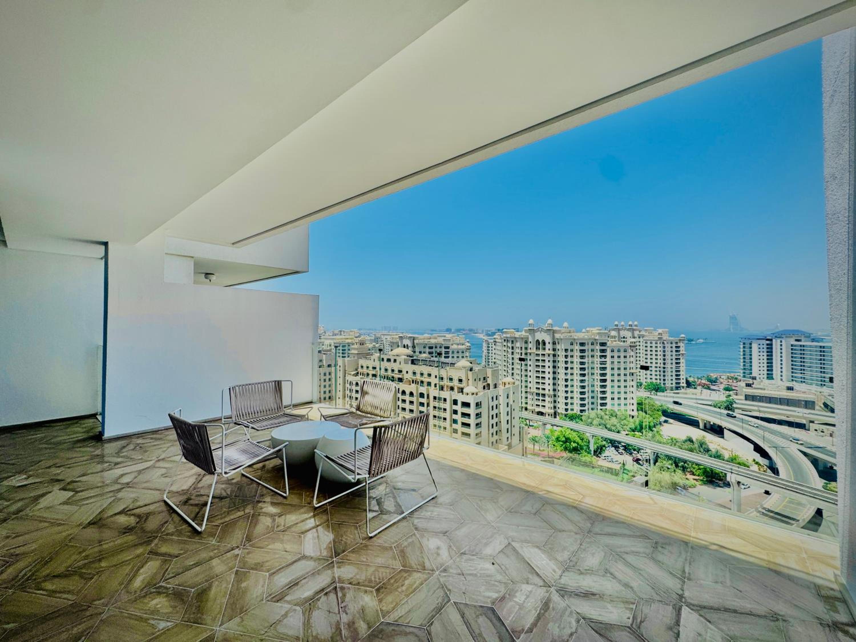 Venduras- 4BR Luxe Duplex Penthouse At Palm Private Pool