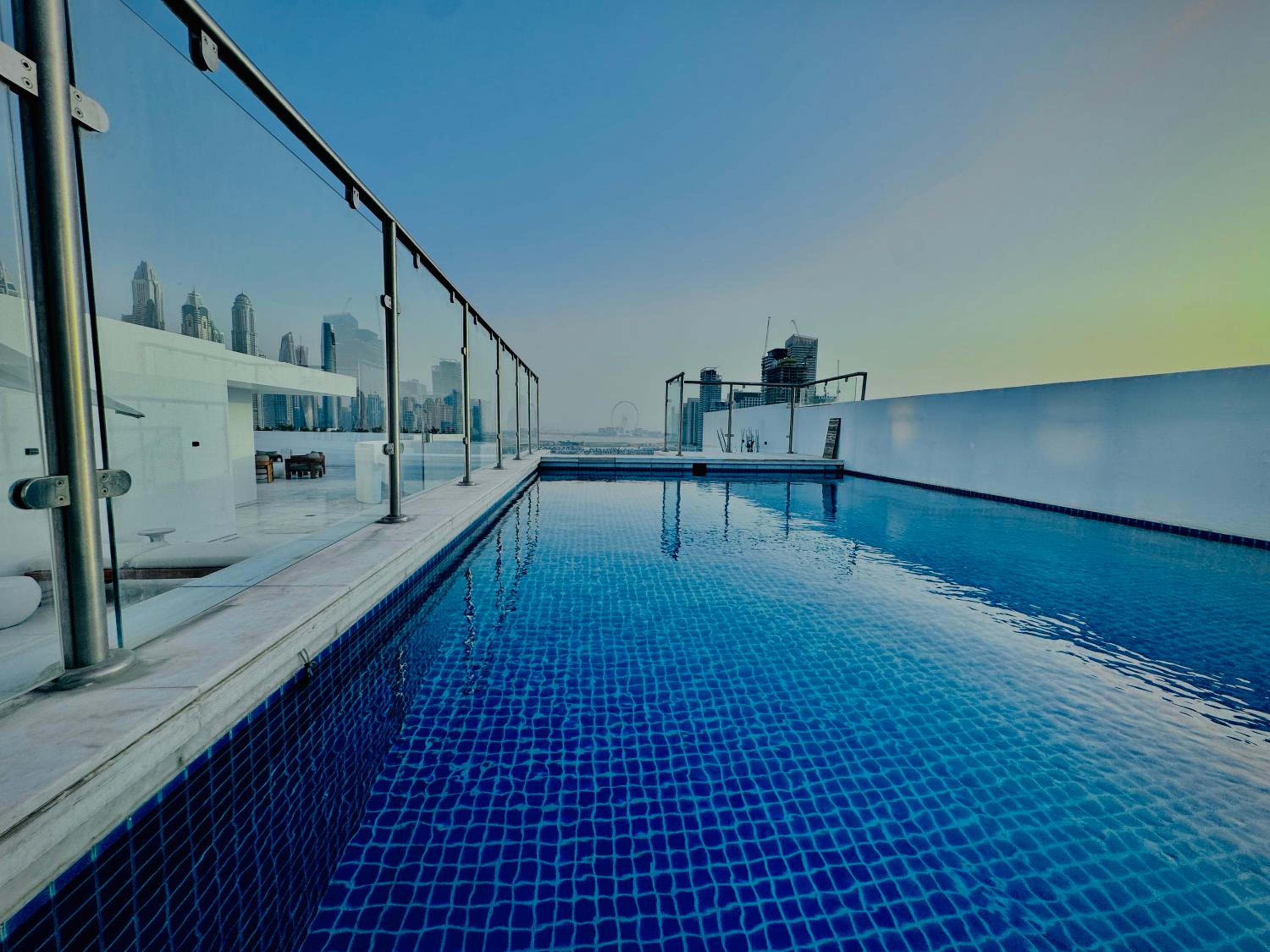 Venduras- 4BR Luxe Duplex Penthouse At Palm Private Pool