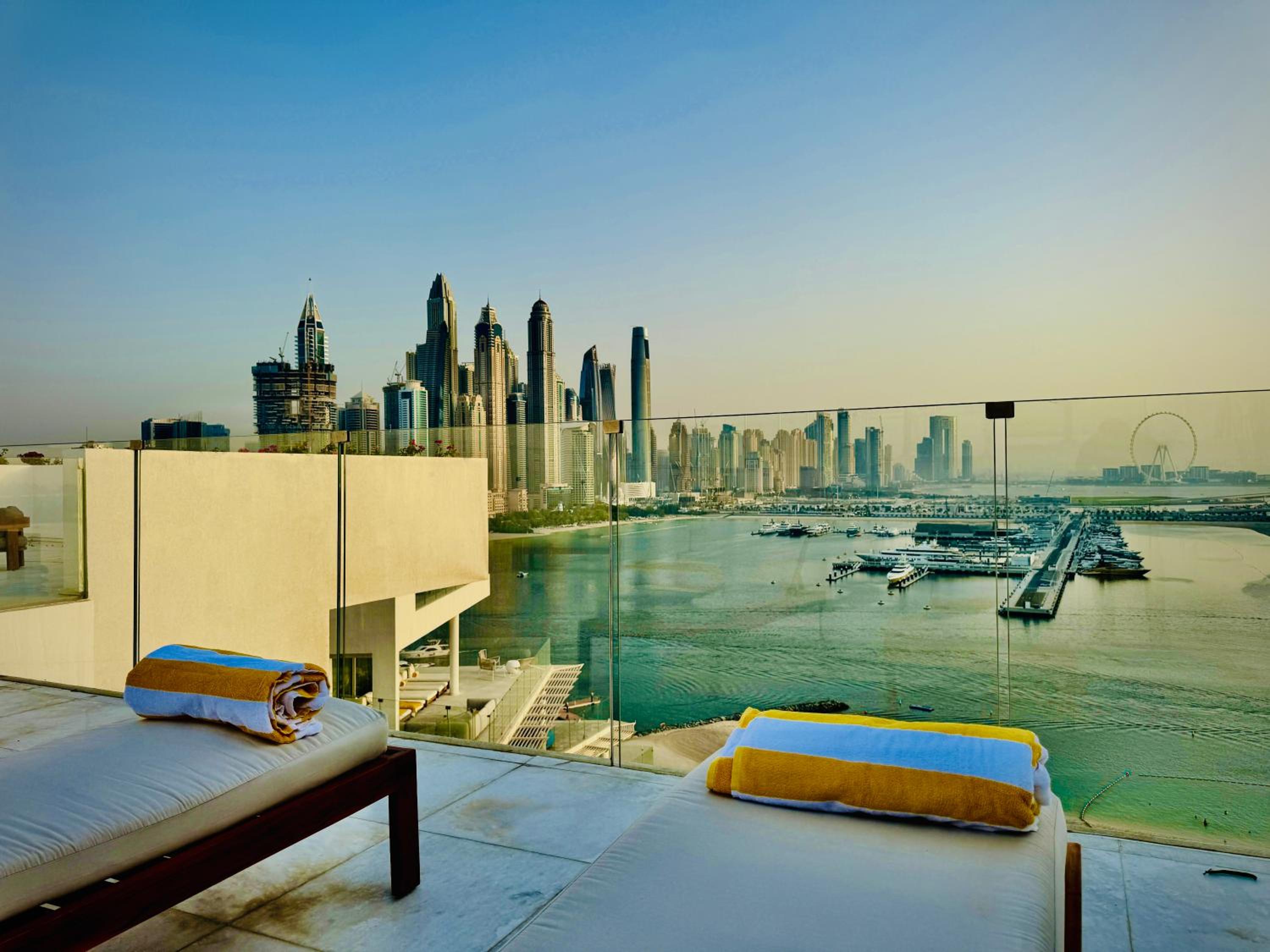 Venduras- 4BR Luxe Duplex Penthouse At Palm Private Pool