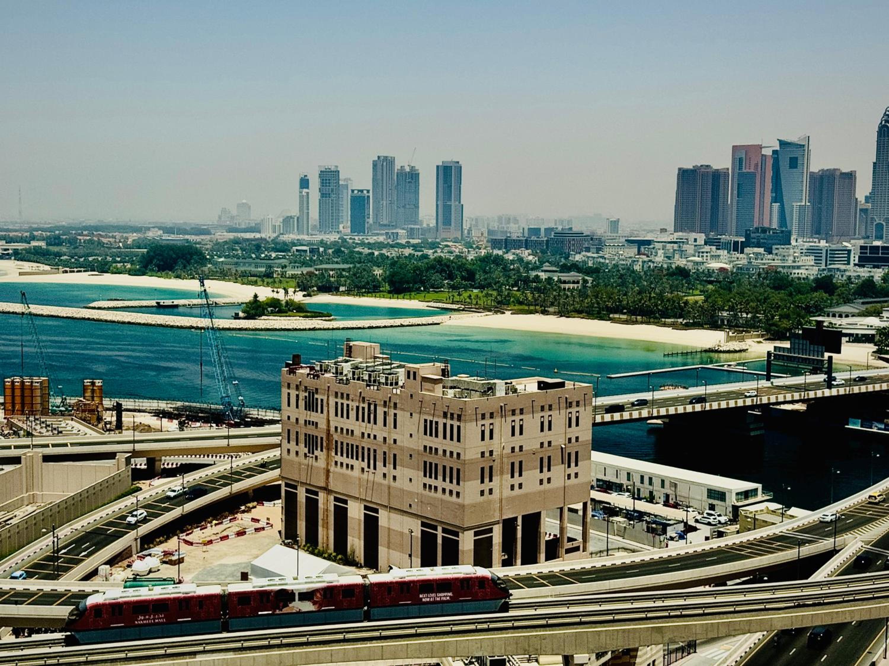 Venduras- 4BR Luxe Duplex Penthouse At Palm Private Pool