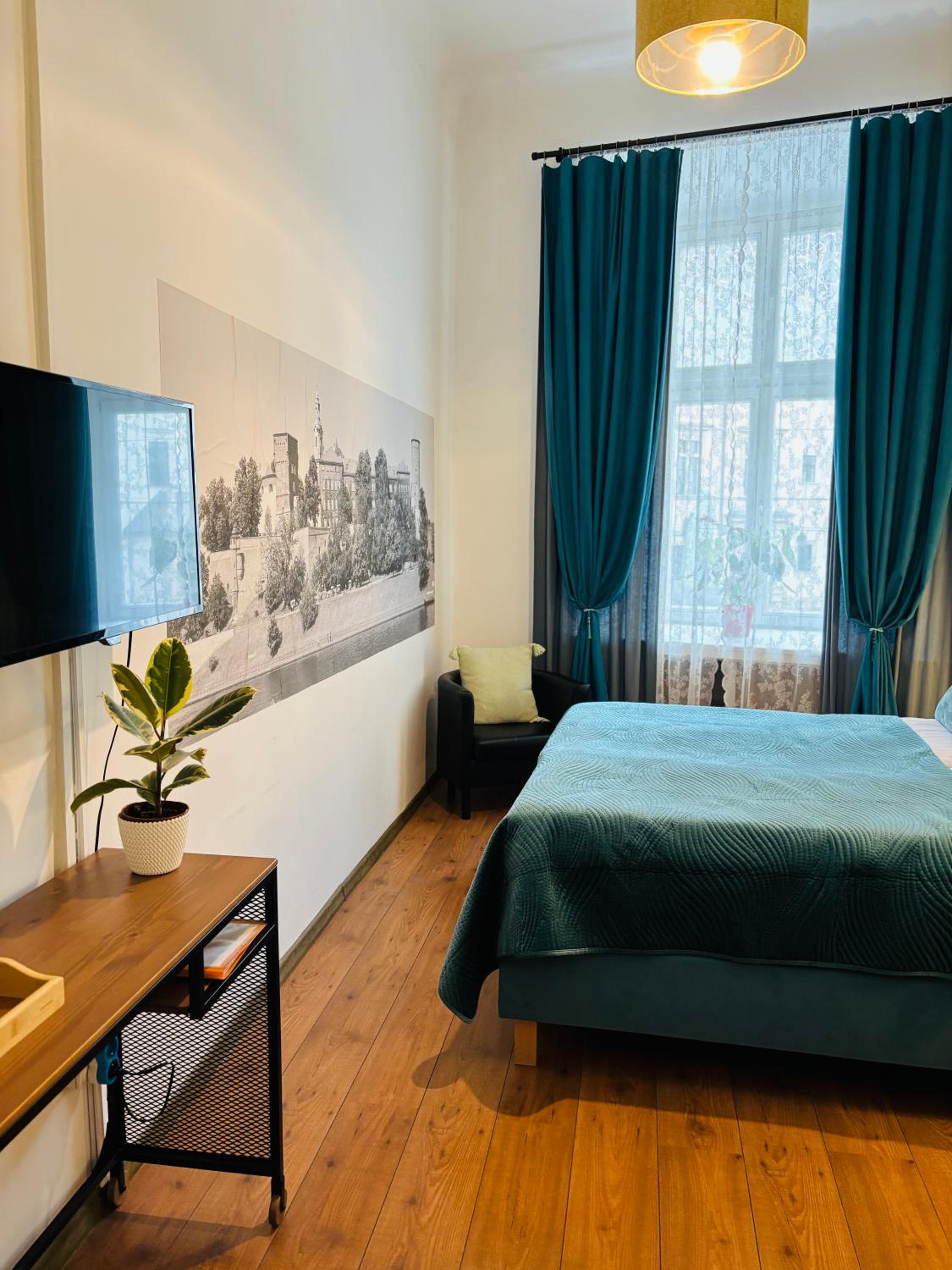 Krakow Apartments & Rooms