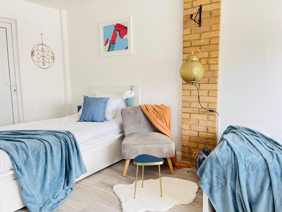 Sleeps 5, tranquil retreat near Peterborough town