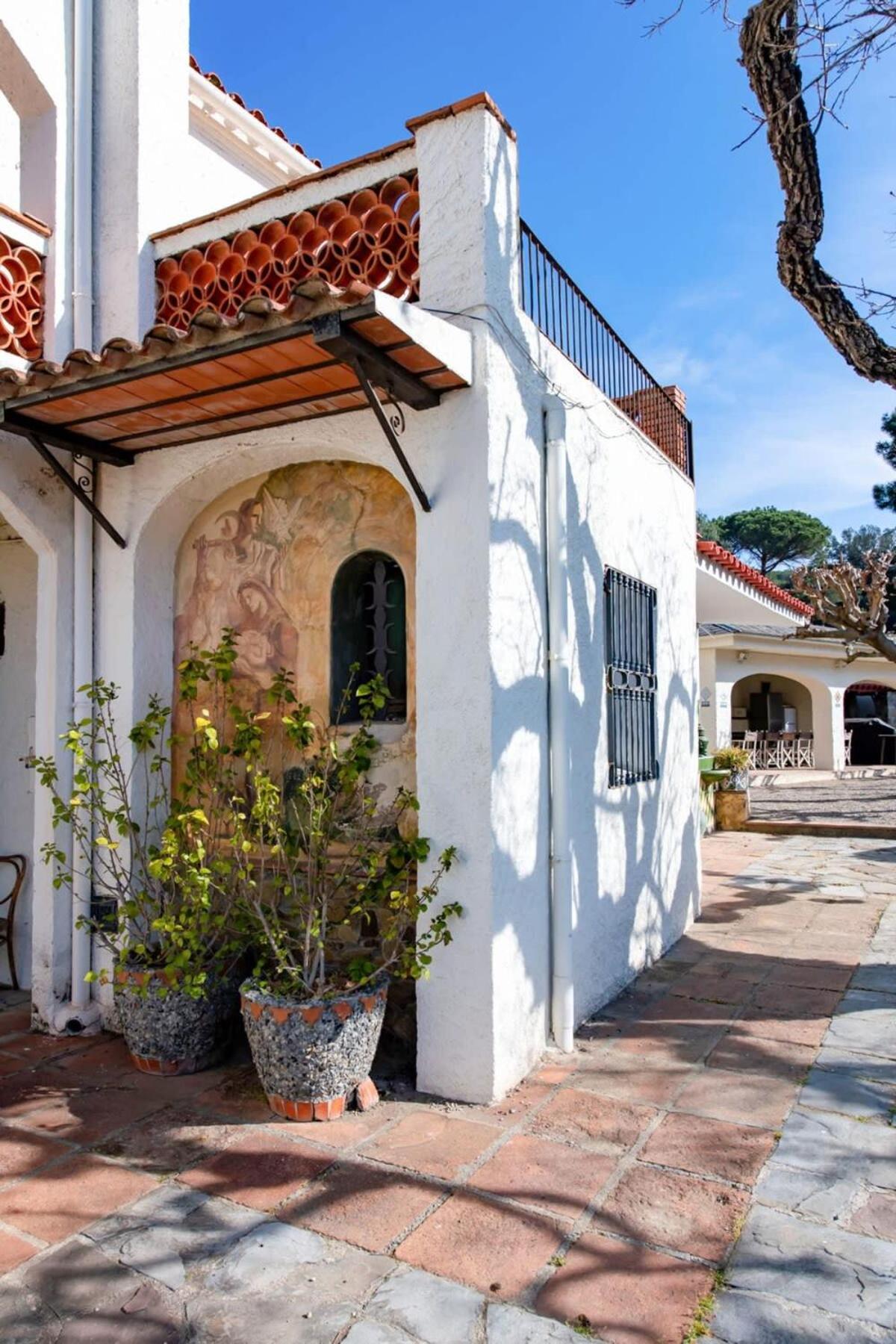 Unique 16th-Century Masia, Pool & Private Events