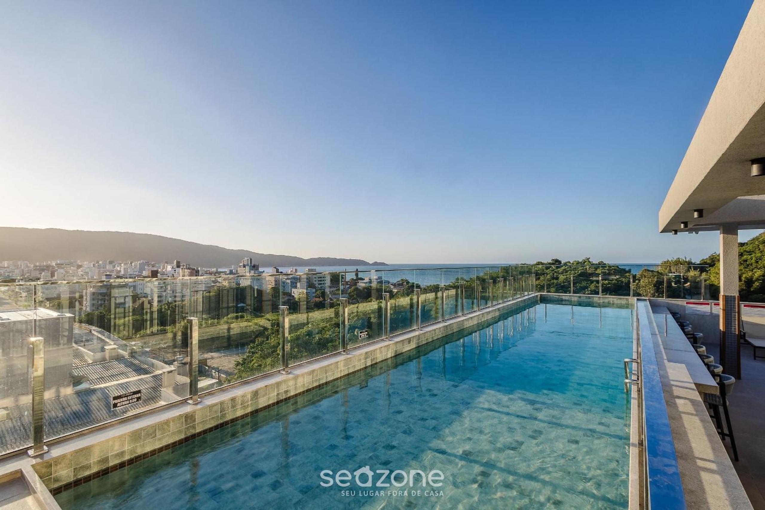Your exclusive stay with pool and jacuzzi just 500 meters from the beach - ELF