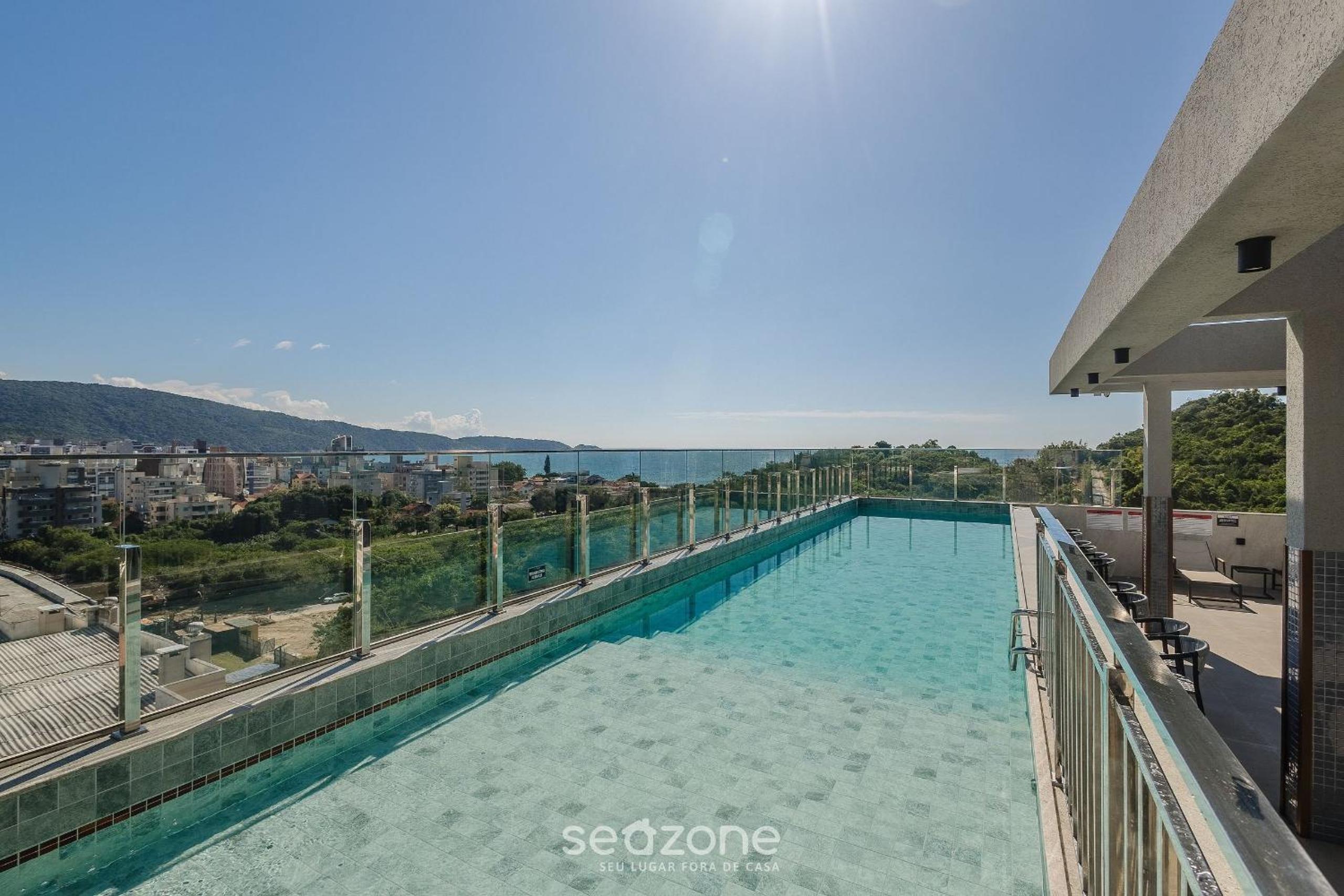 Your exclusive stay with pool and jacuzzi just 500 meters from the beach - ELF