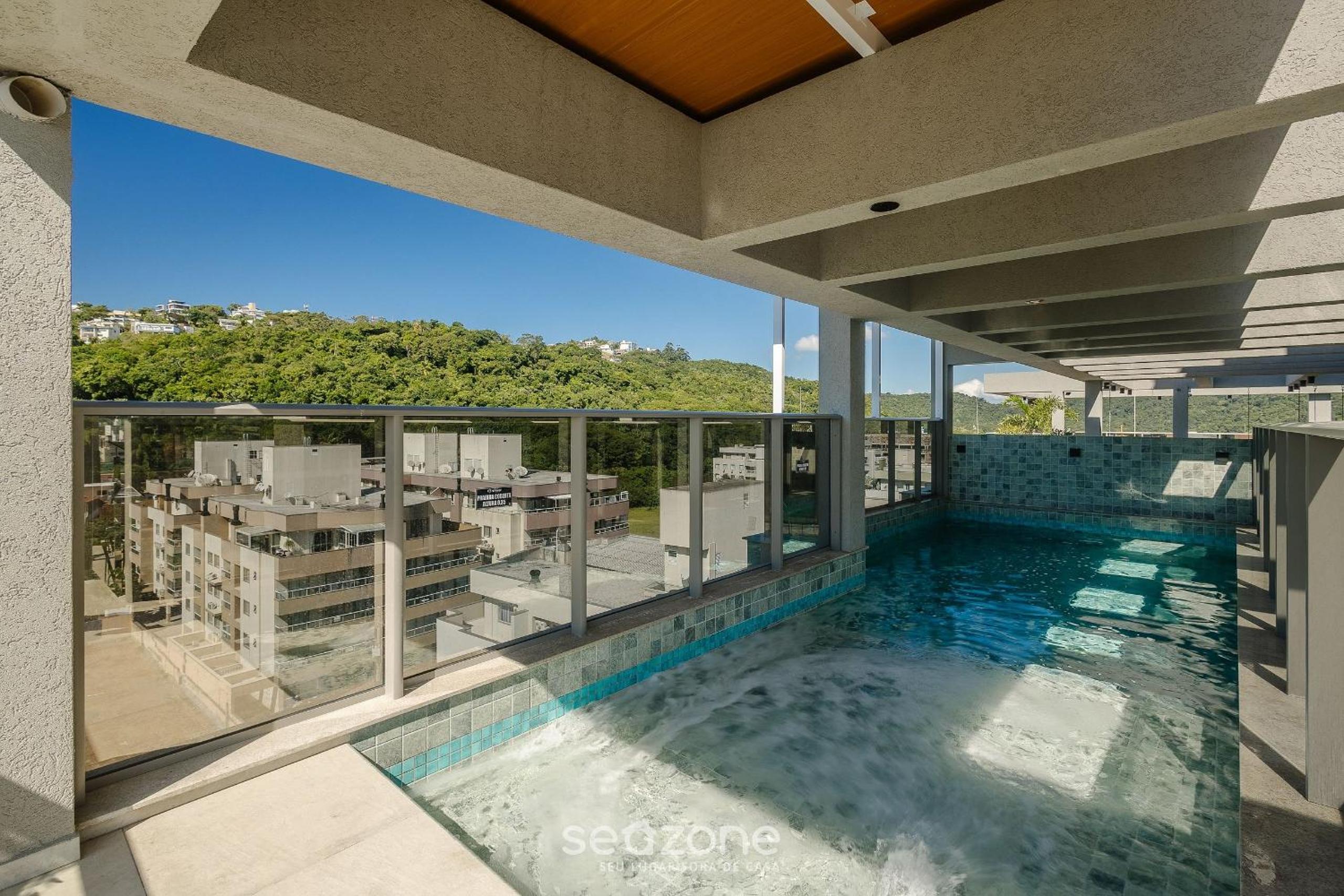 Your exclusive stay with pool and jacuzzi just 500 meters from the beach - ELF
