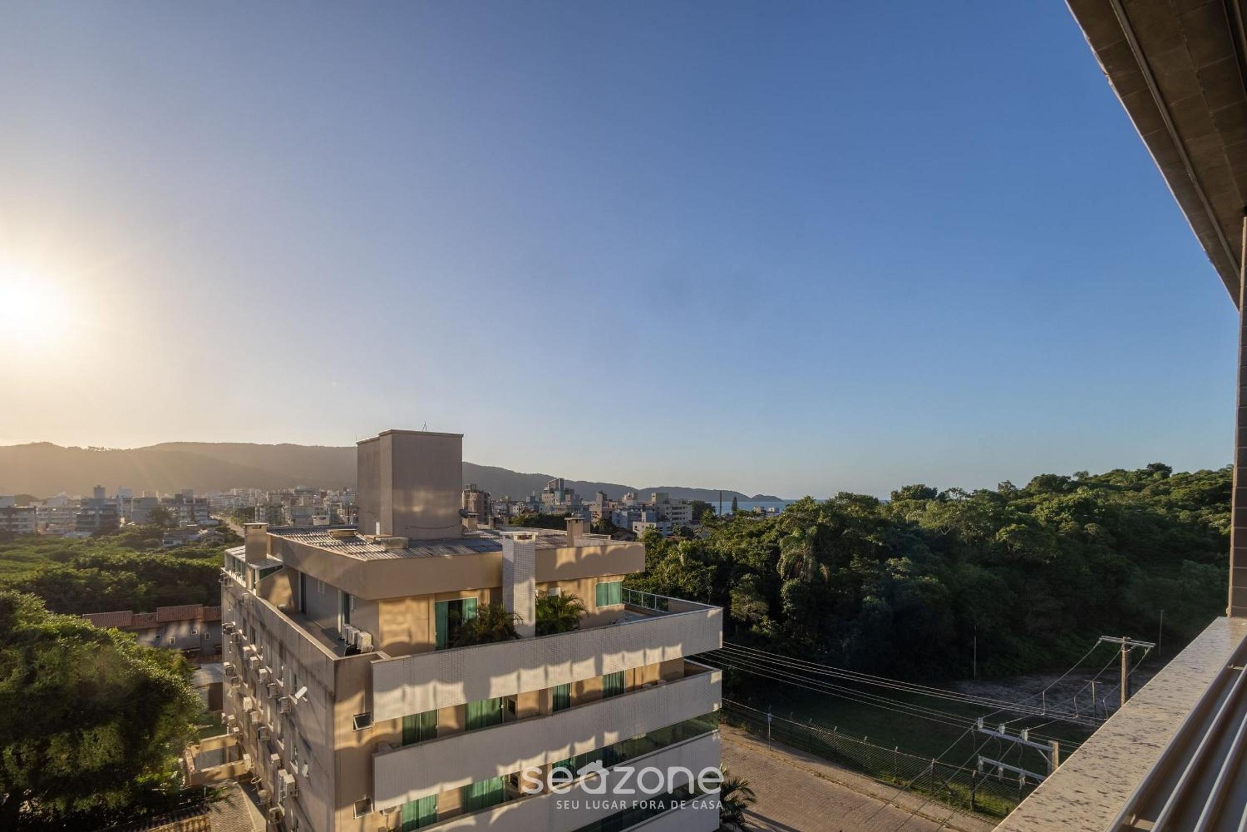 Your exclusive stay with pool and jacuzzi just 500 meters from the beach - ELF