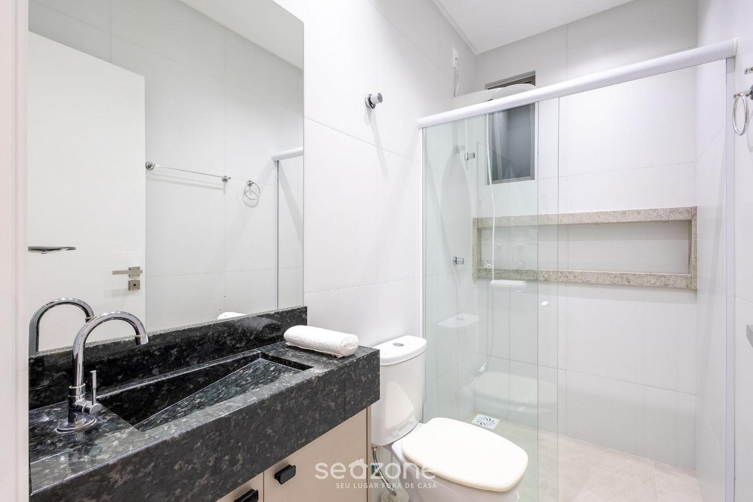 Your exclusive stay with pool and jacuzzi just 500 meters from the beach - ELF