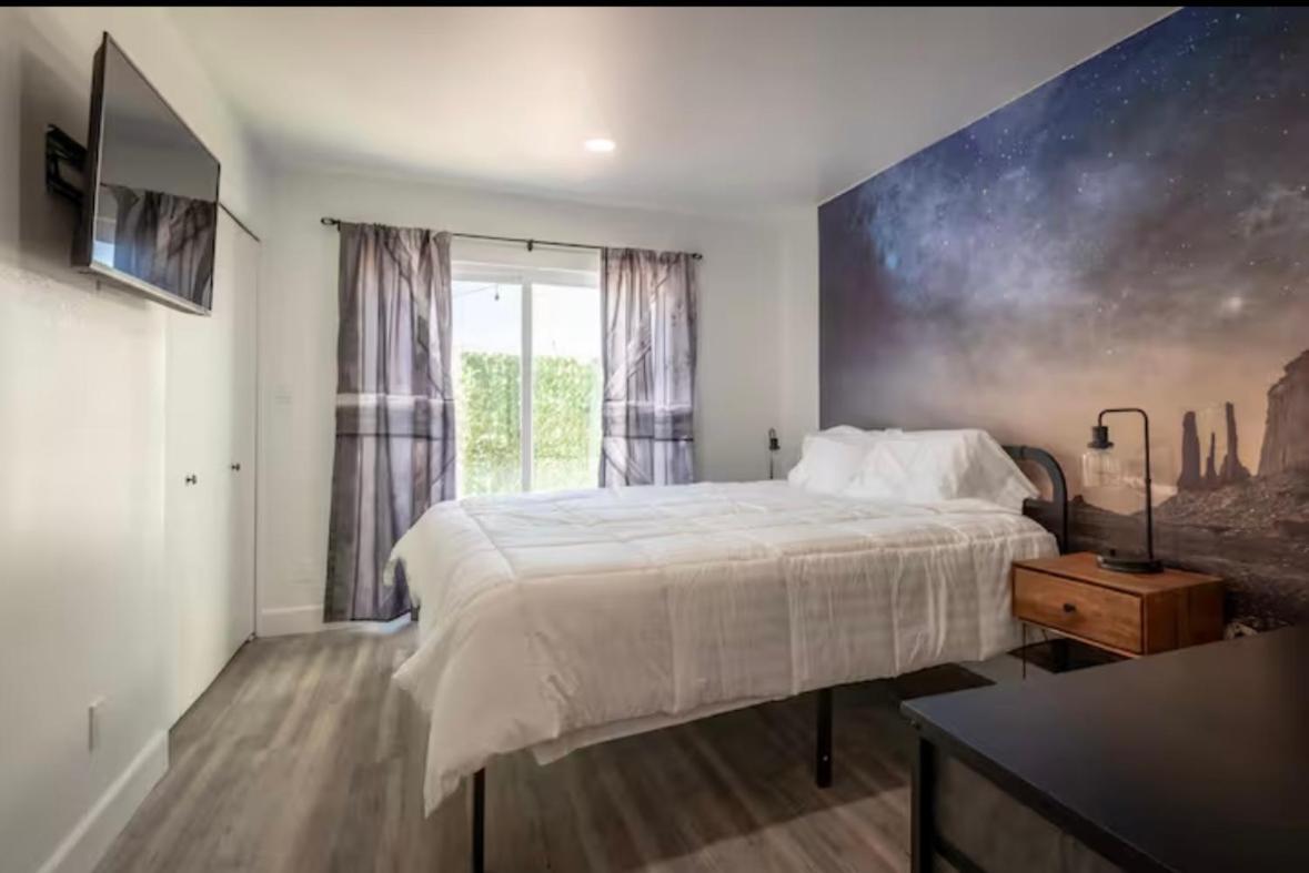 Western Themed Old Town Scottsdale Condo with King Bed and Community Pool