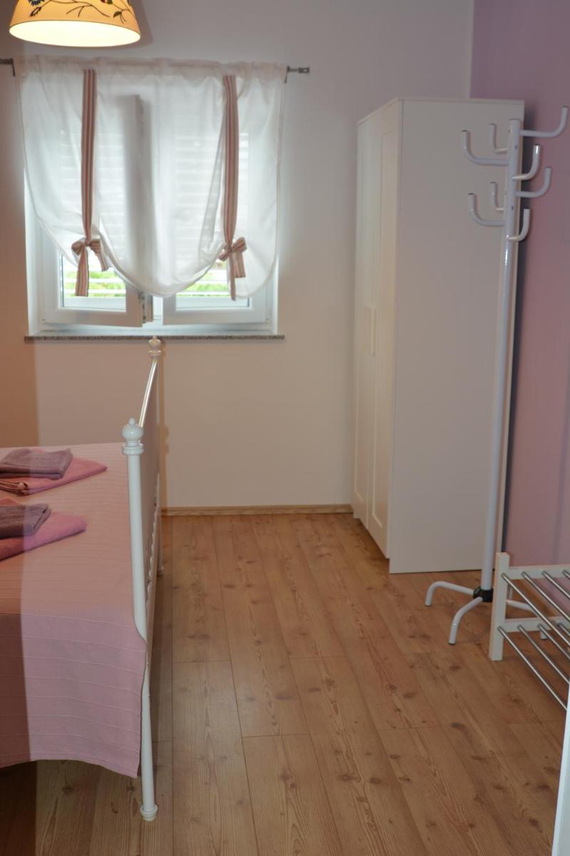 Photo 33