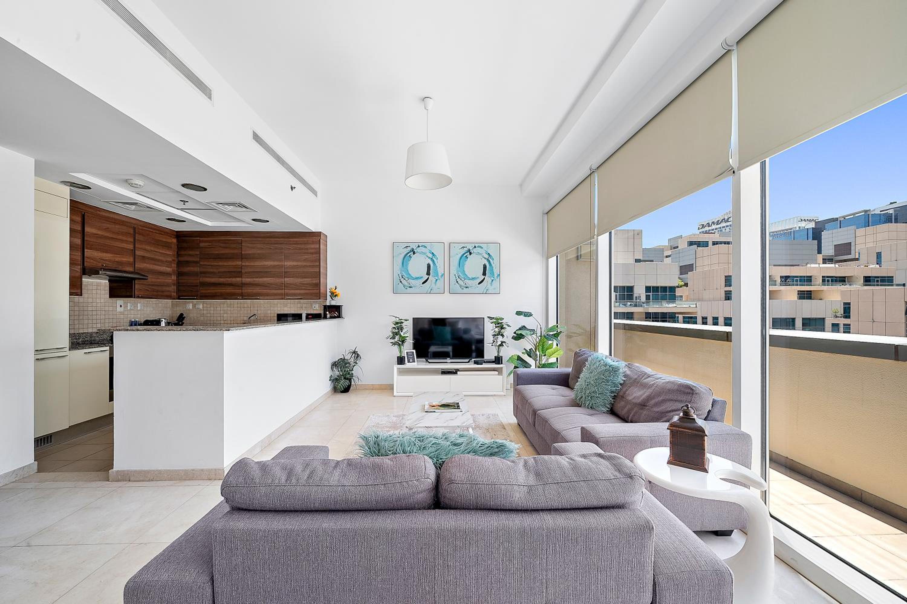 Elegant Studio with Burj Khalifa Skyline Views