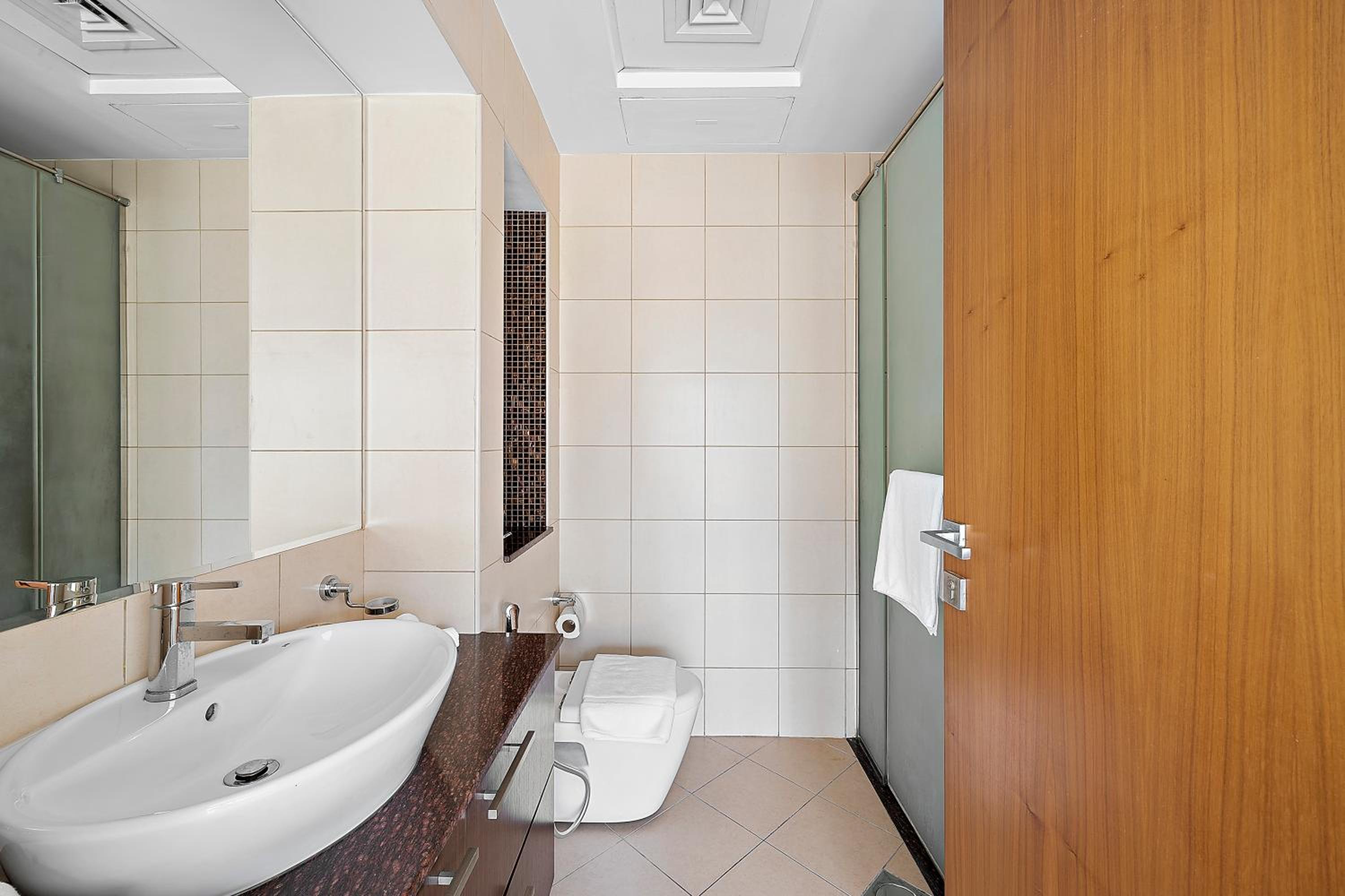 Elegant Studio with Burj Khalifa Skyline Views