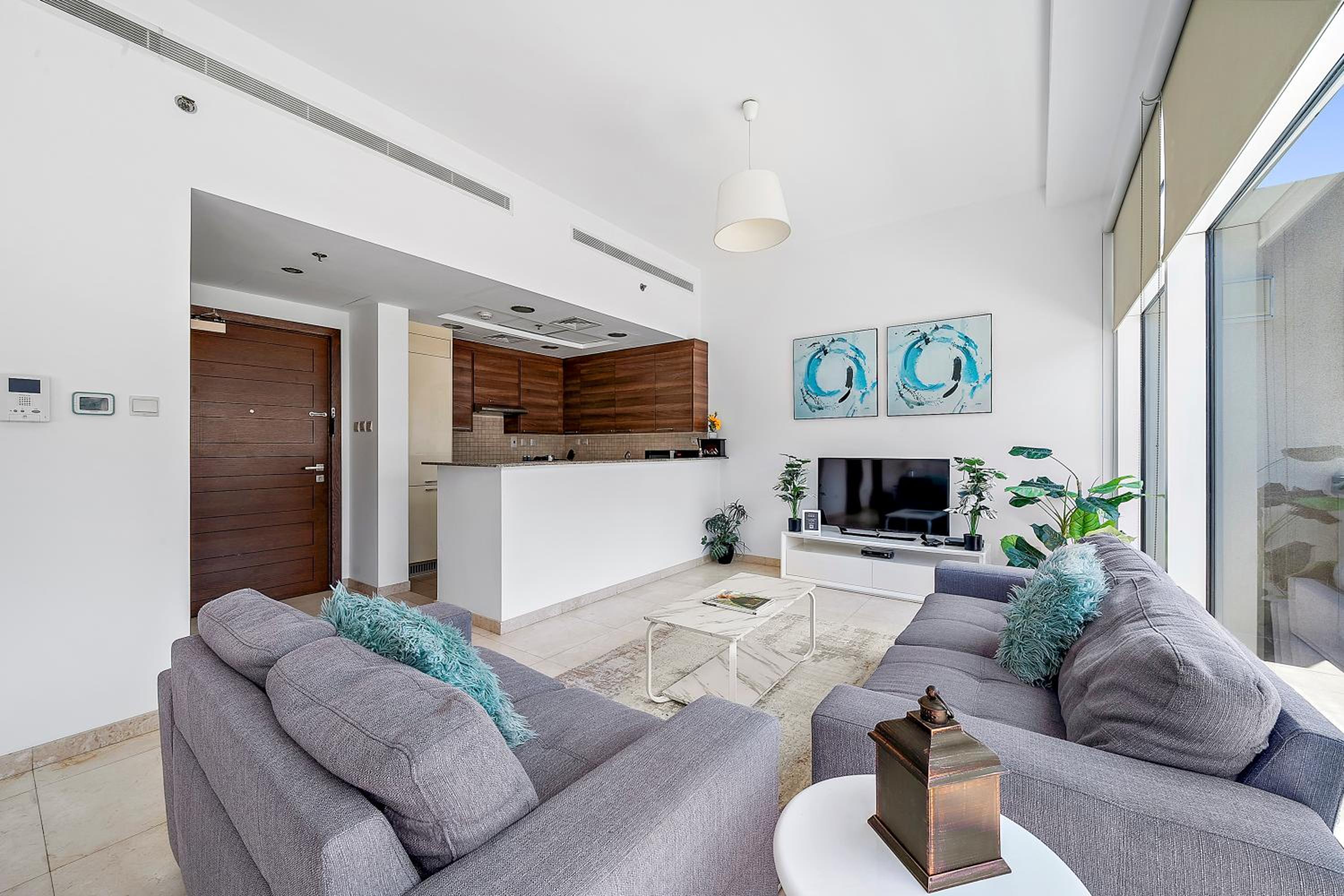 Elegant Studio with Burj Khalifa Skyline Views