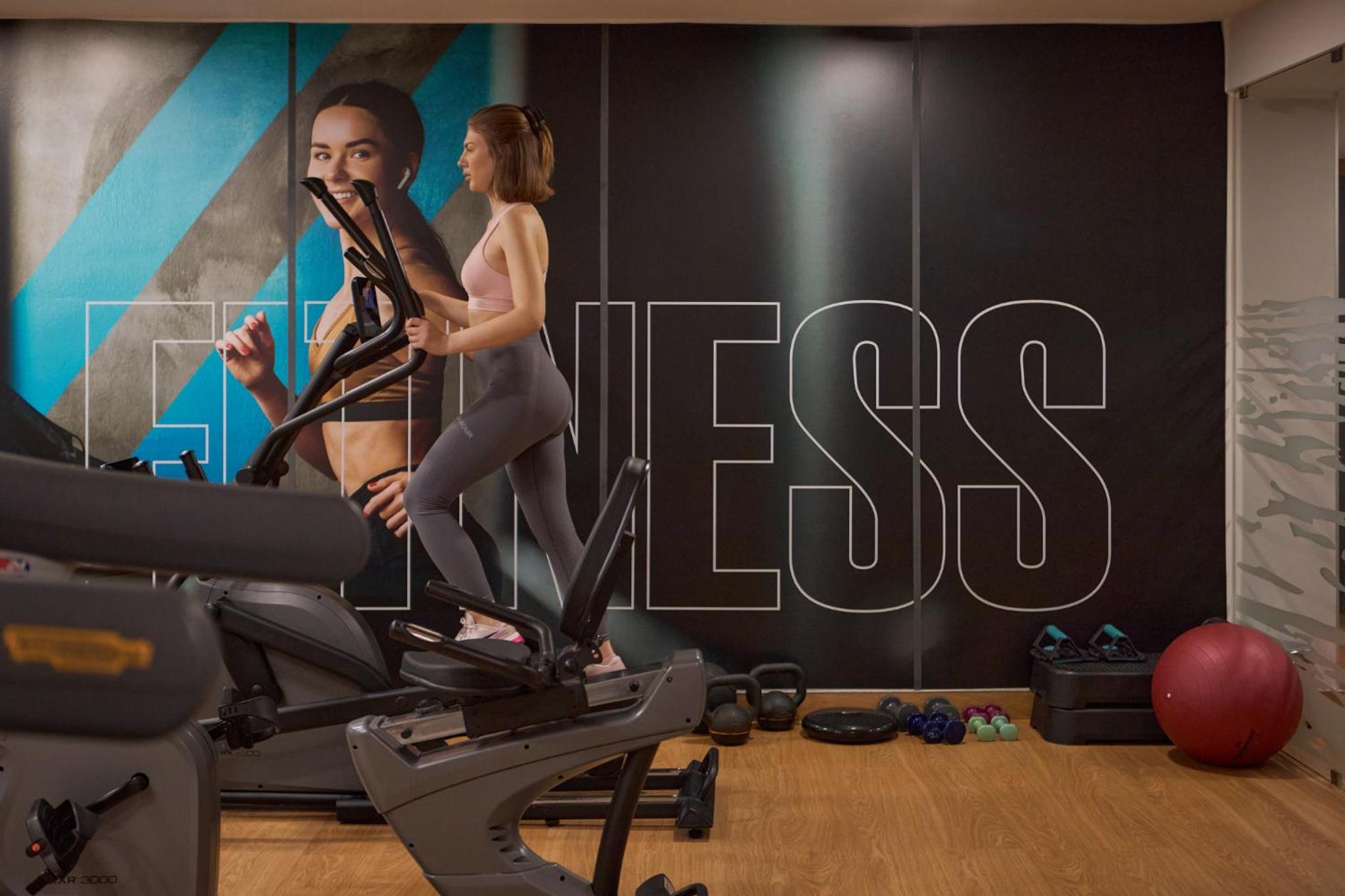 Waterlane River View Premium SPA, Pool & Gym by Downtown Apartments